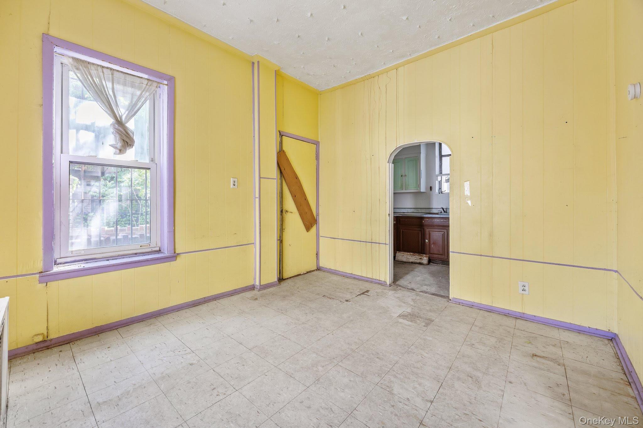 1410 Lincoln Place Property Photo 3
