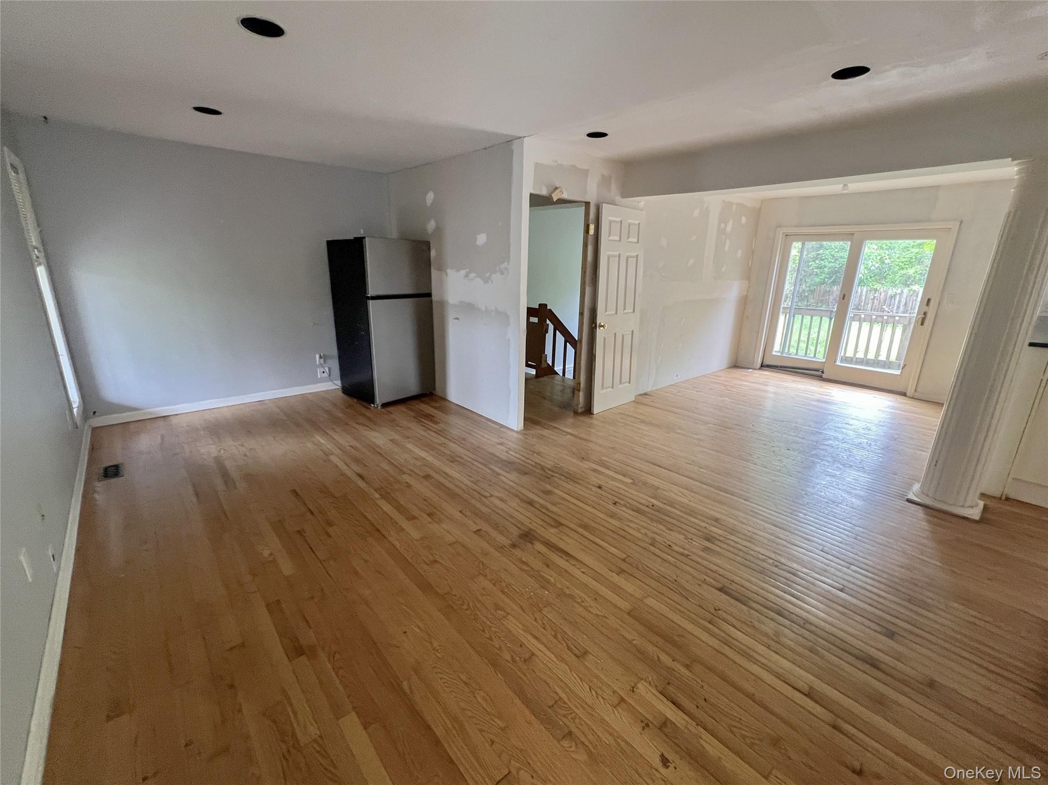 160 S Conger Avenue Property Photo 6