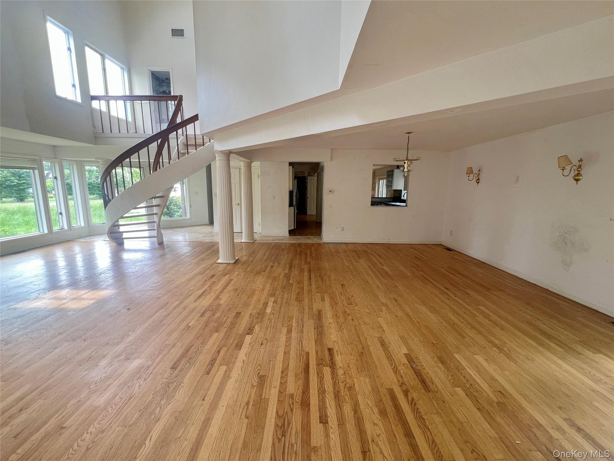 160 S Conger Avenue Property Photo 8