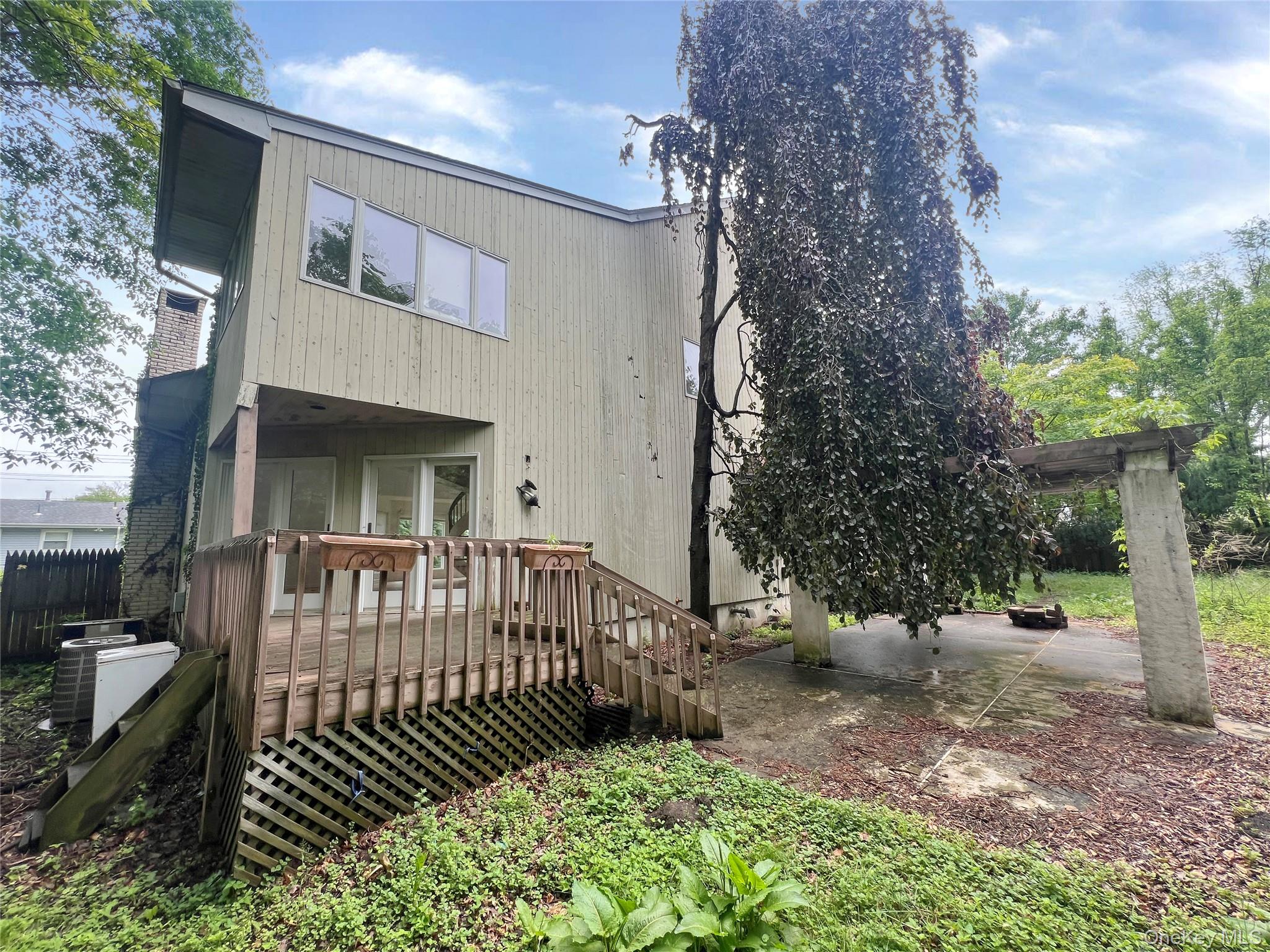 160 S Conger Avenue Property Photo 17