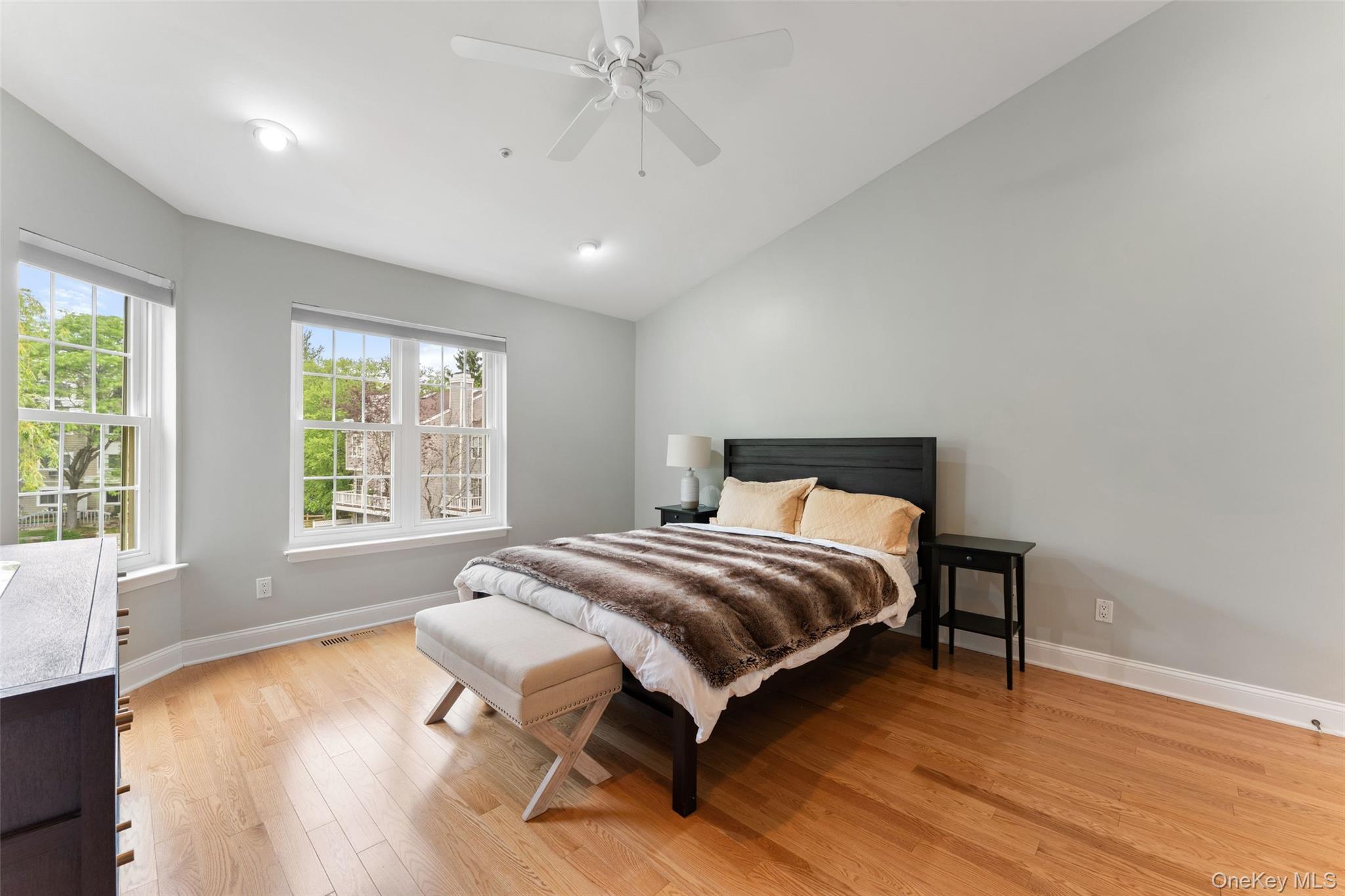 611 Pondside Drive Property Photo 10