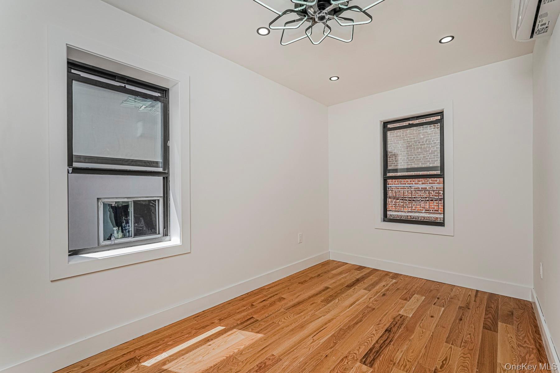 994 E 54th Street Property Photo 12