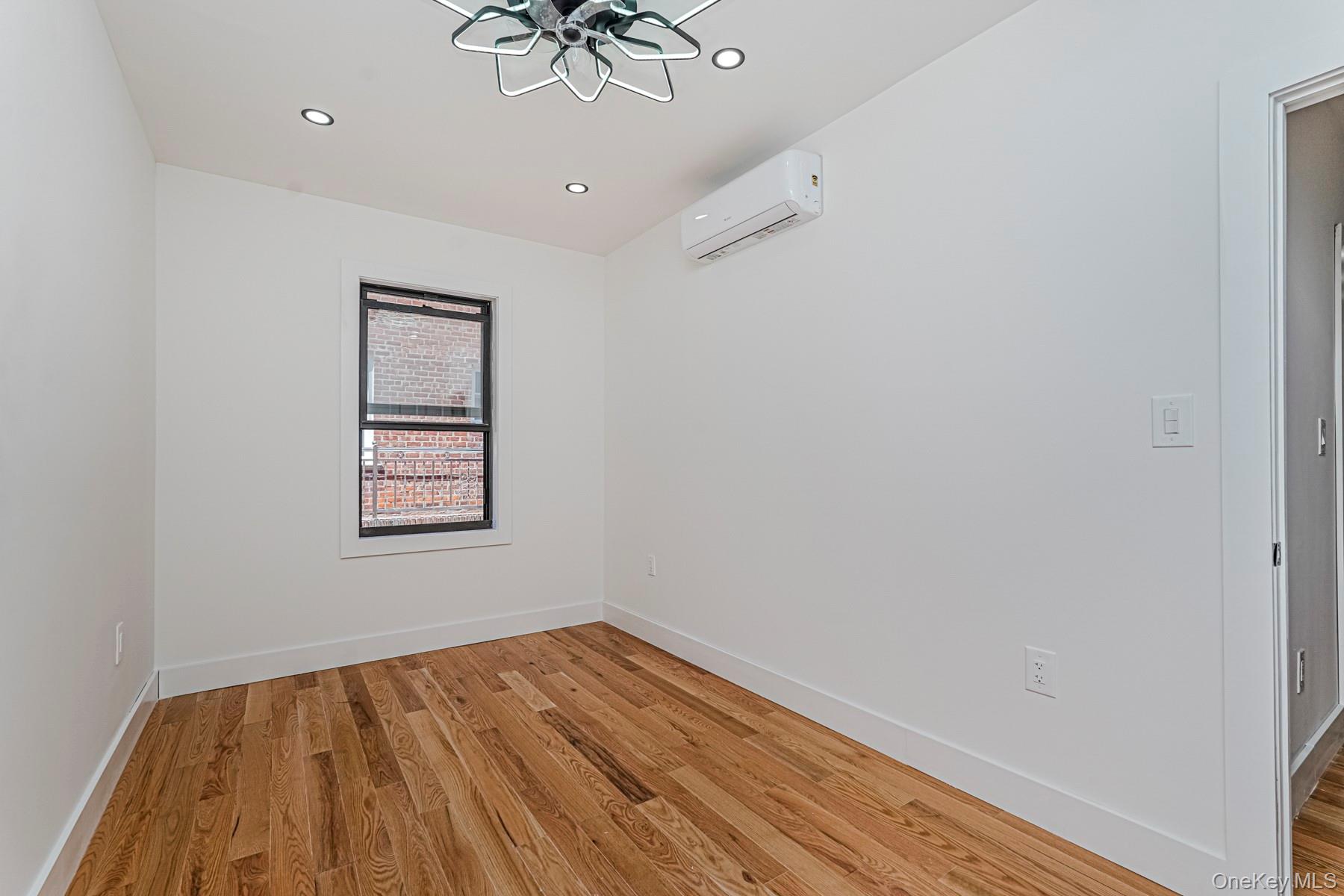 994 E 54th Street Property Photo 13