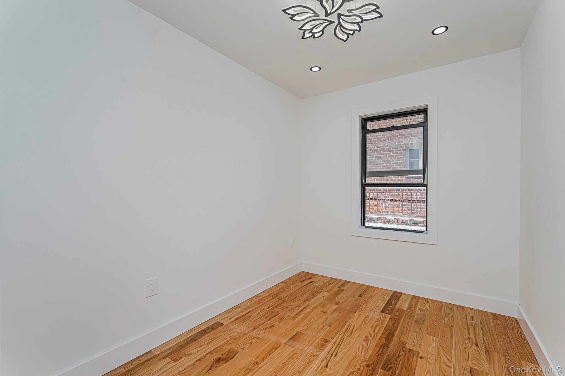 994 E 54th Street Property Photo 14