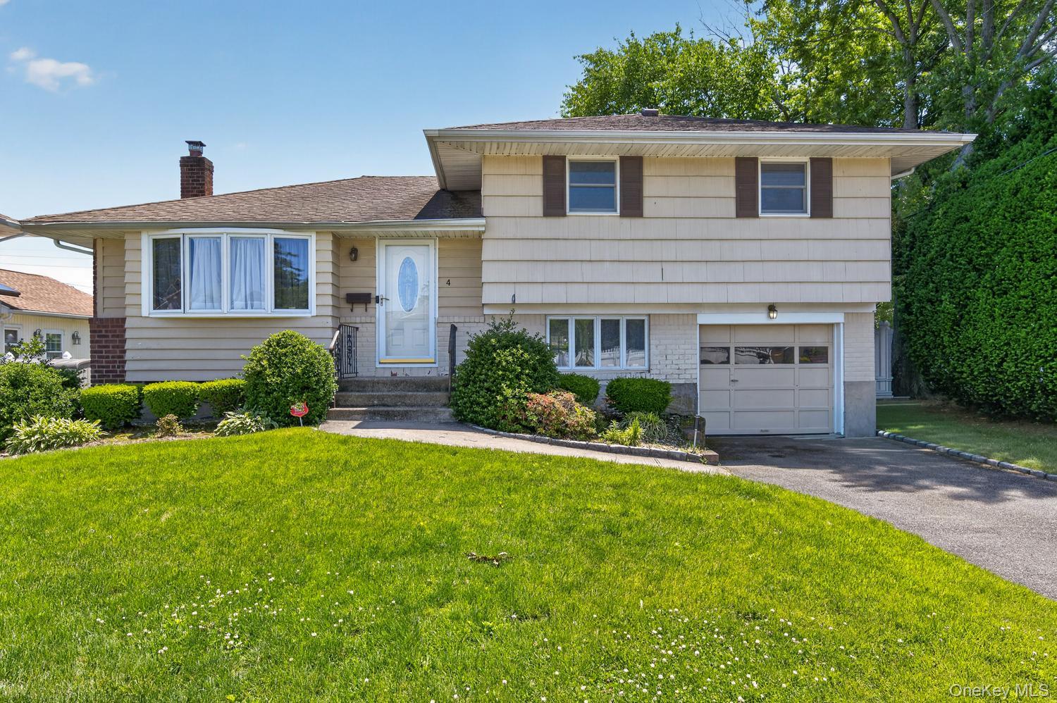 4 Gates Avenue Property Photo 1