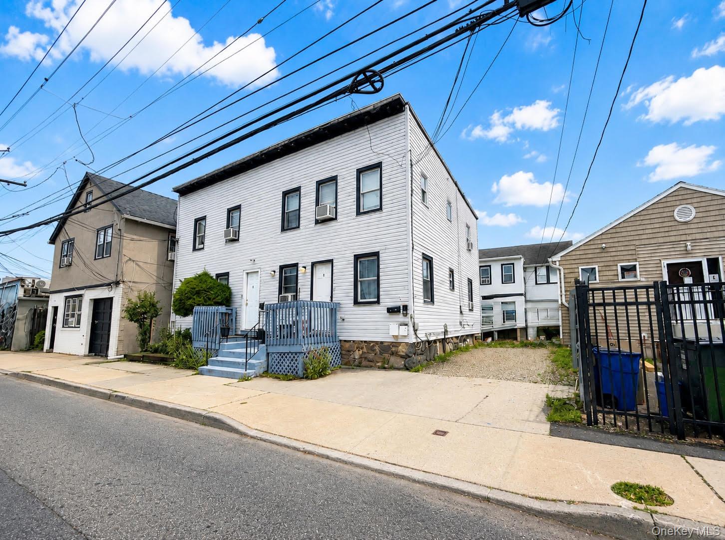 124 Center Avenue Property Photo 1