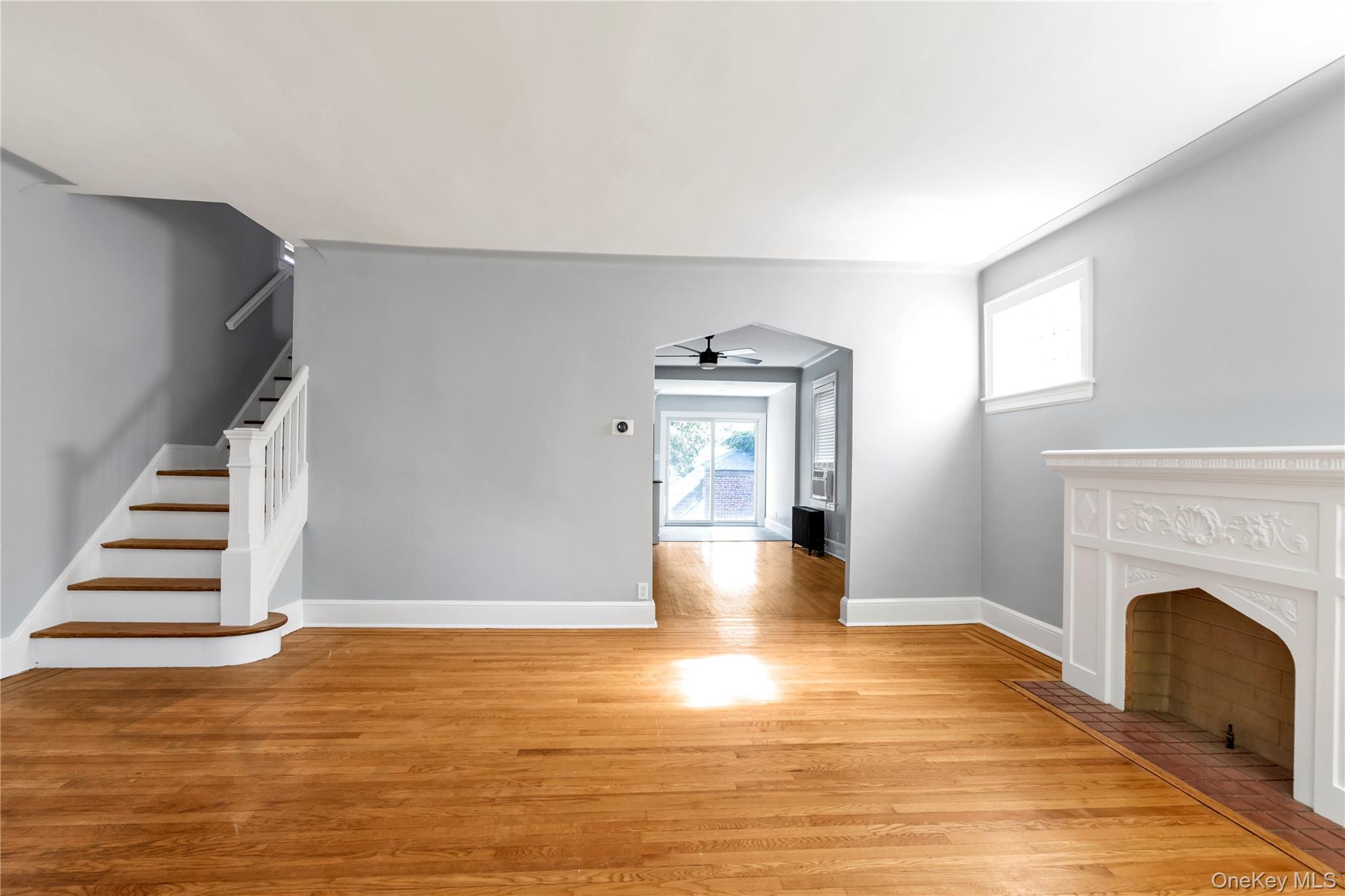 89 Trafalgar Square Property Photo 9