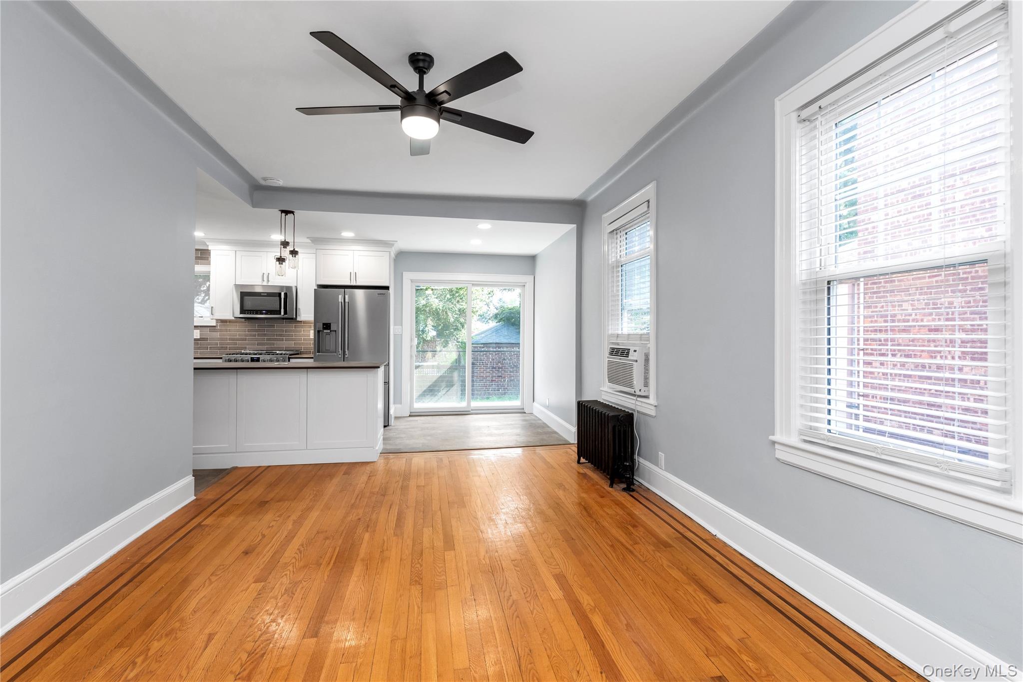 89 Trafalgar Square Property Photo 14