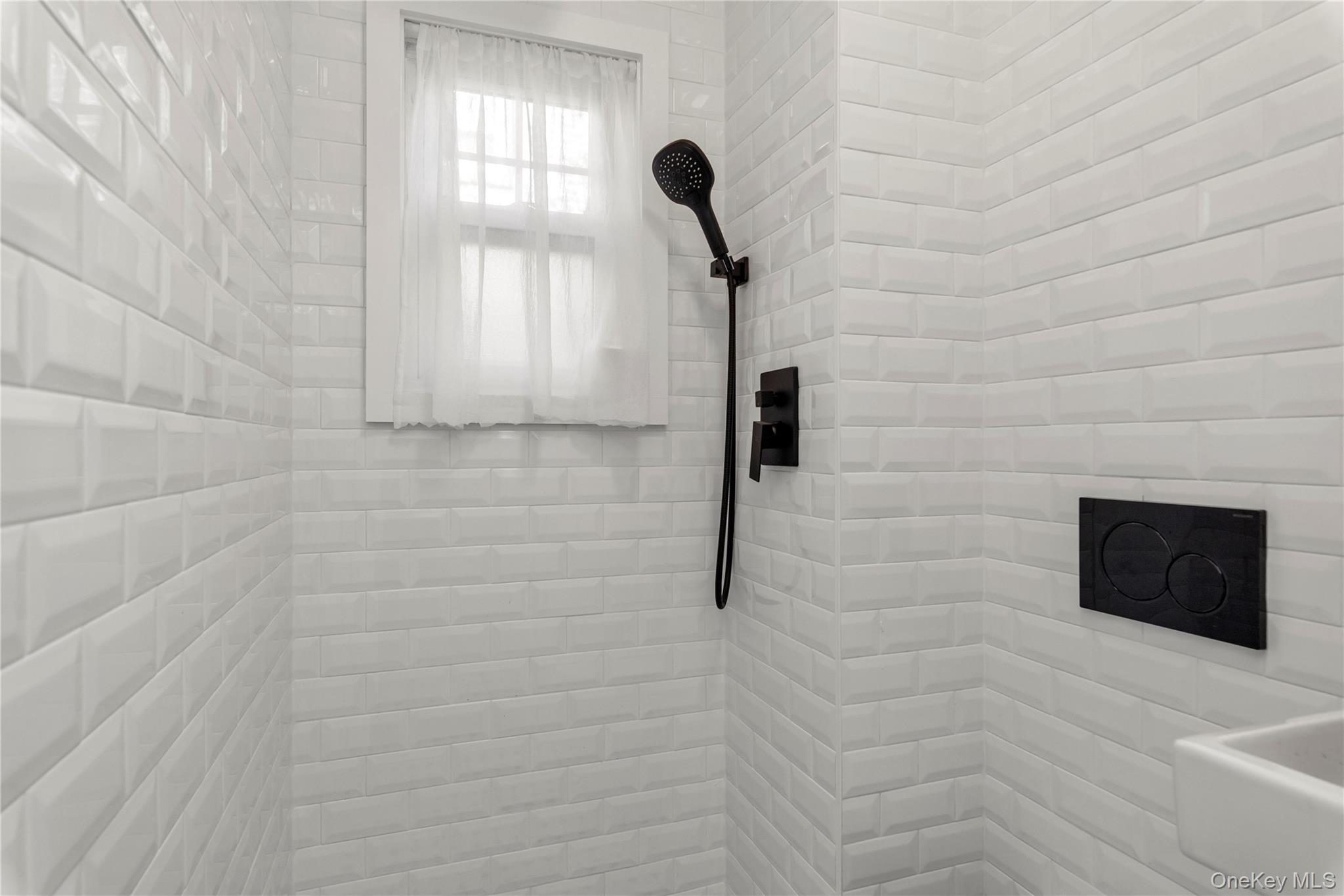 89 Trafalgar Square Property Photo 19