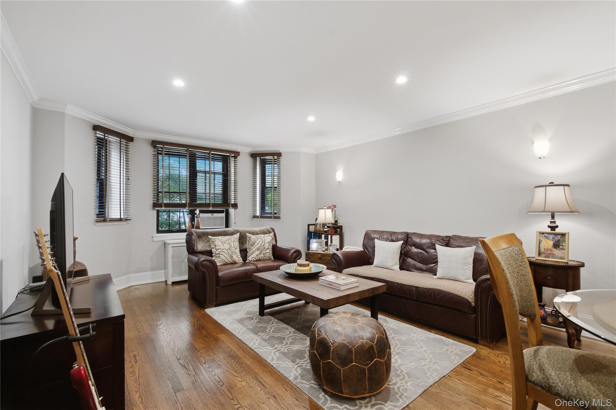 1273 North Avenue 1e/5 Property Photo 6