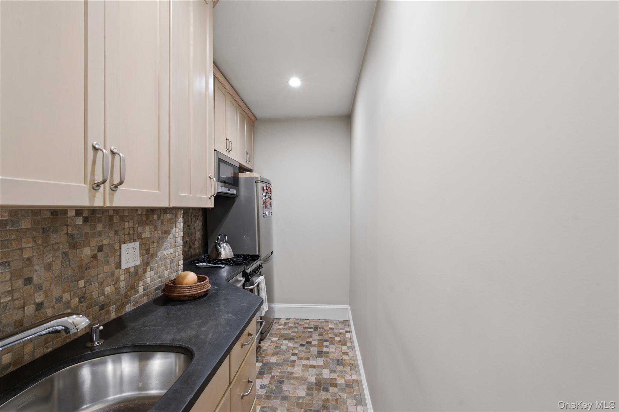 1273 North Avenue 1e/5 Property Photo 13