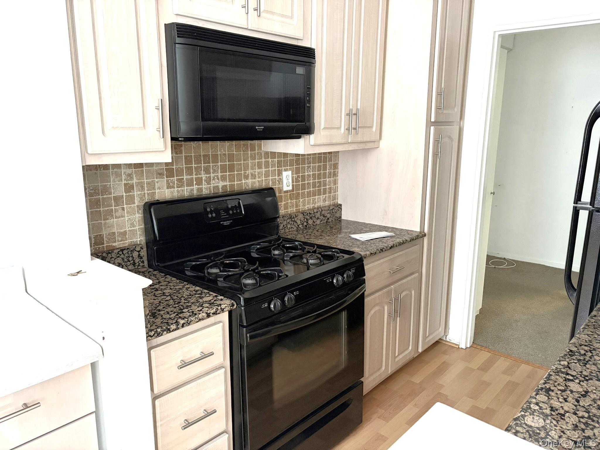 43-25 Douglaston Parkway 2b Property Photo 7