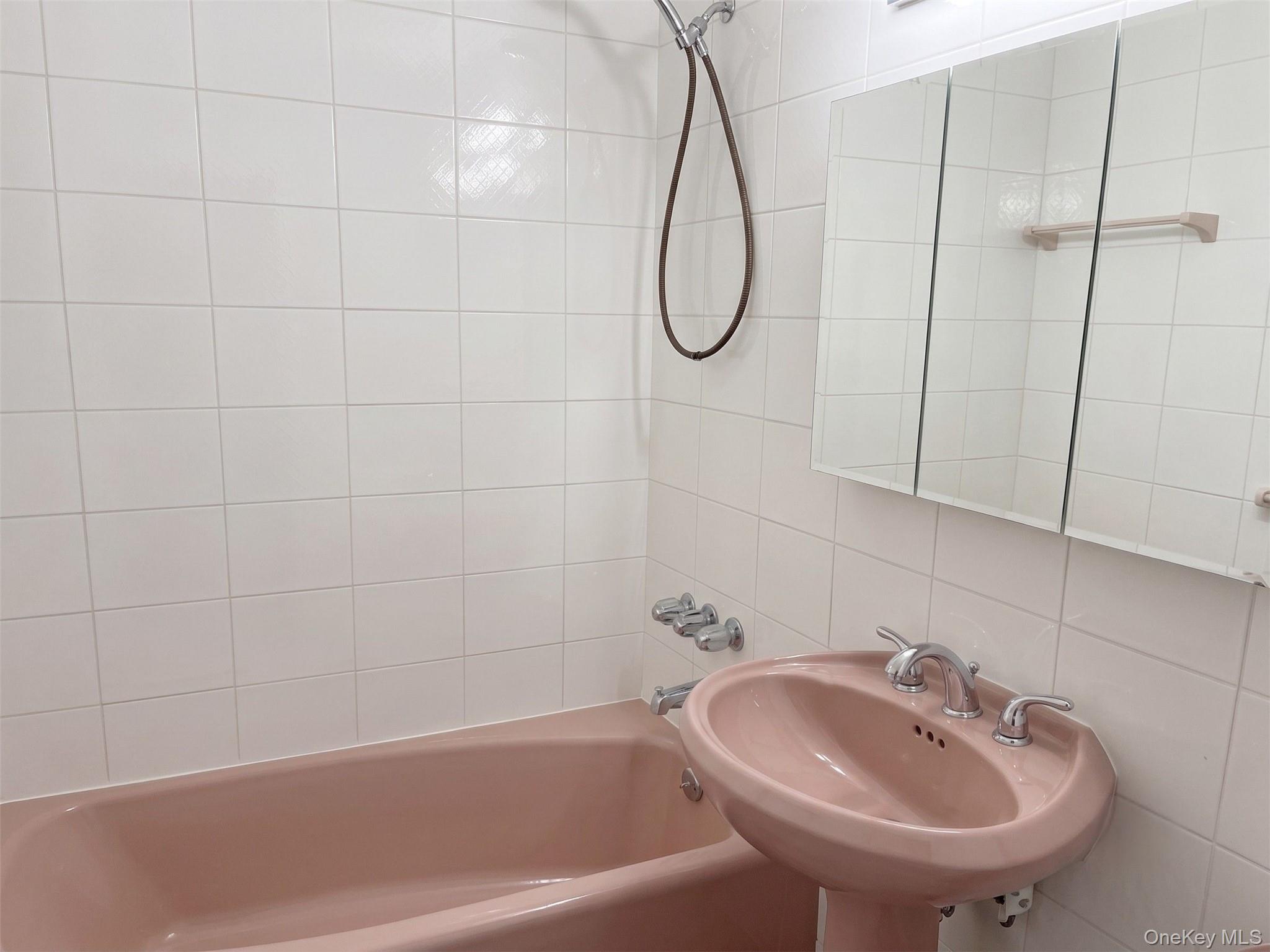 43-25 Douglaston Parkway 2b Property Photo 12