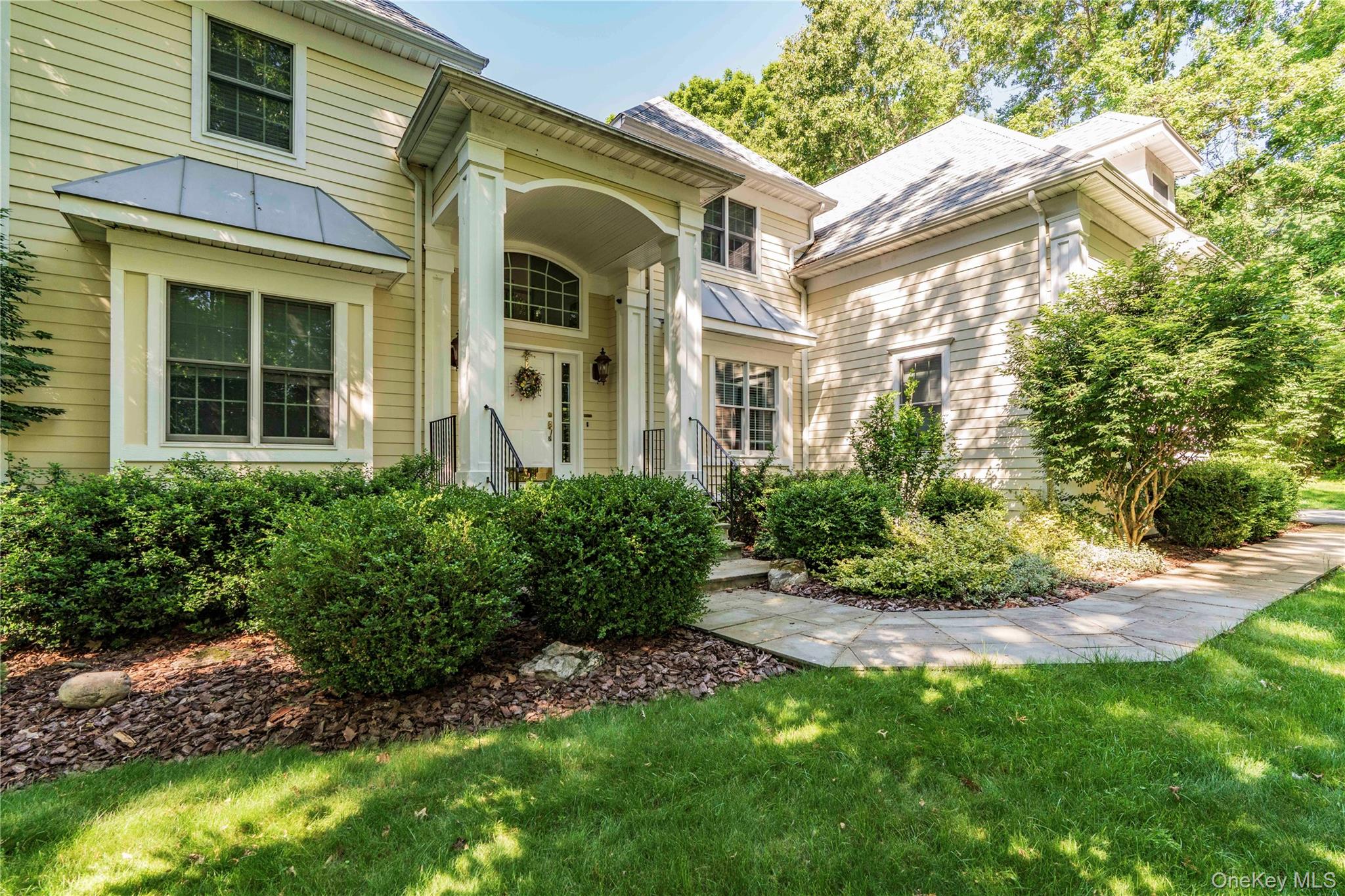 7 Duhamel Drive Property Photo 2