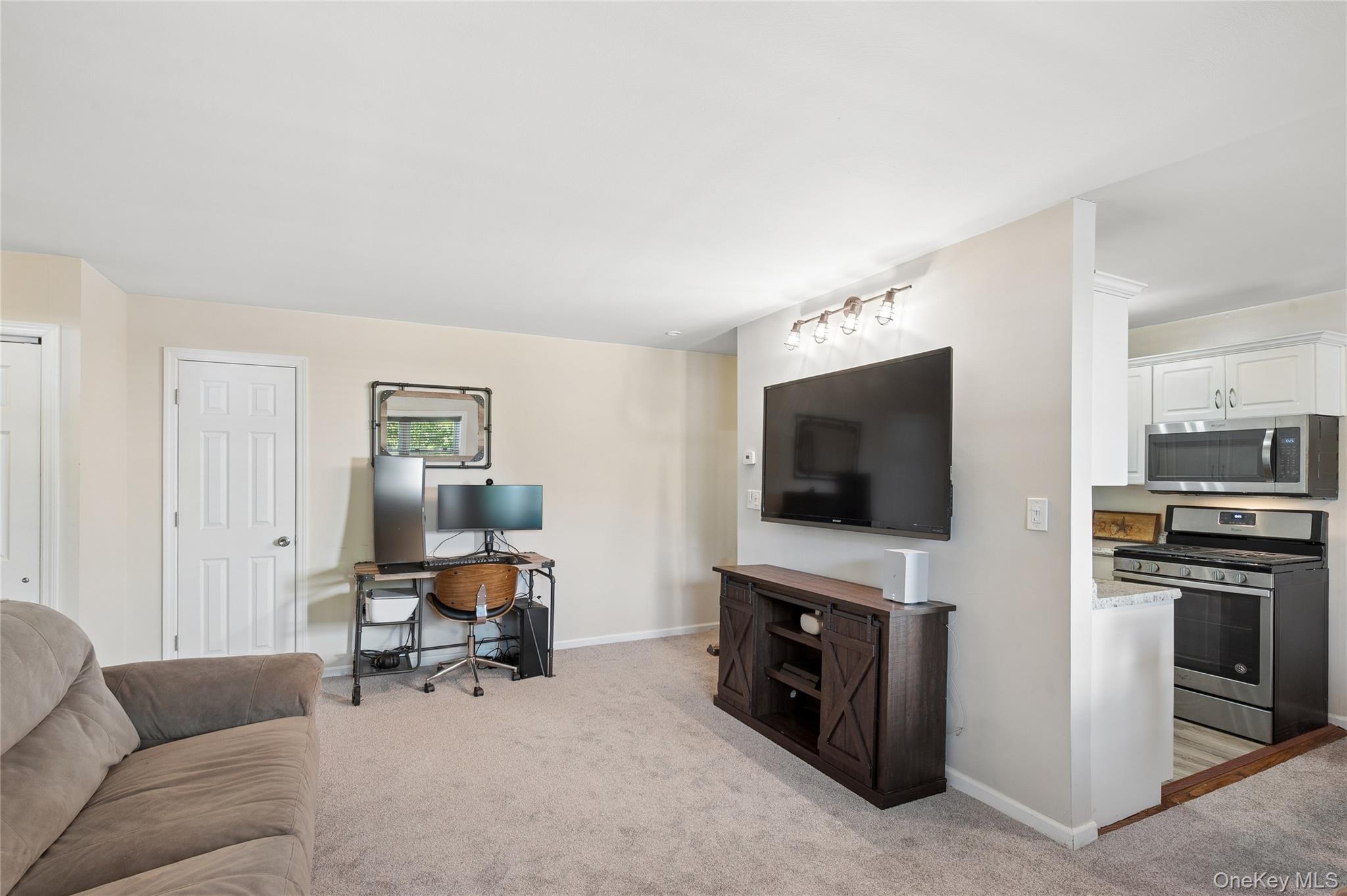 260 Waverly Avenue 49 Property Photo 7