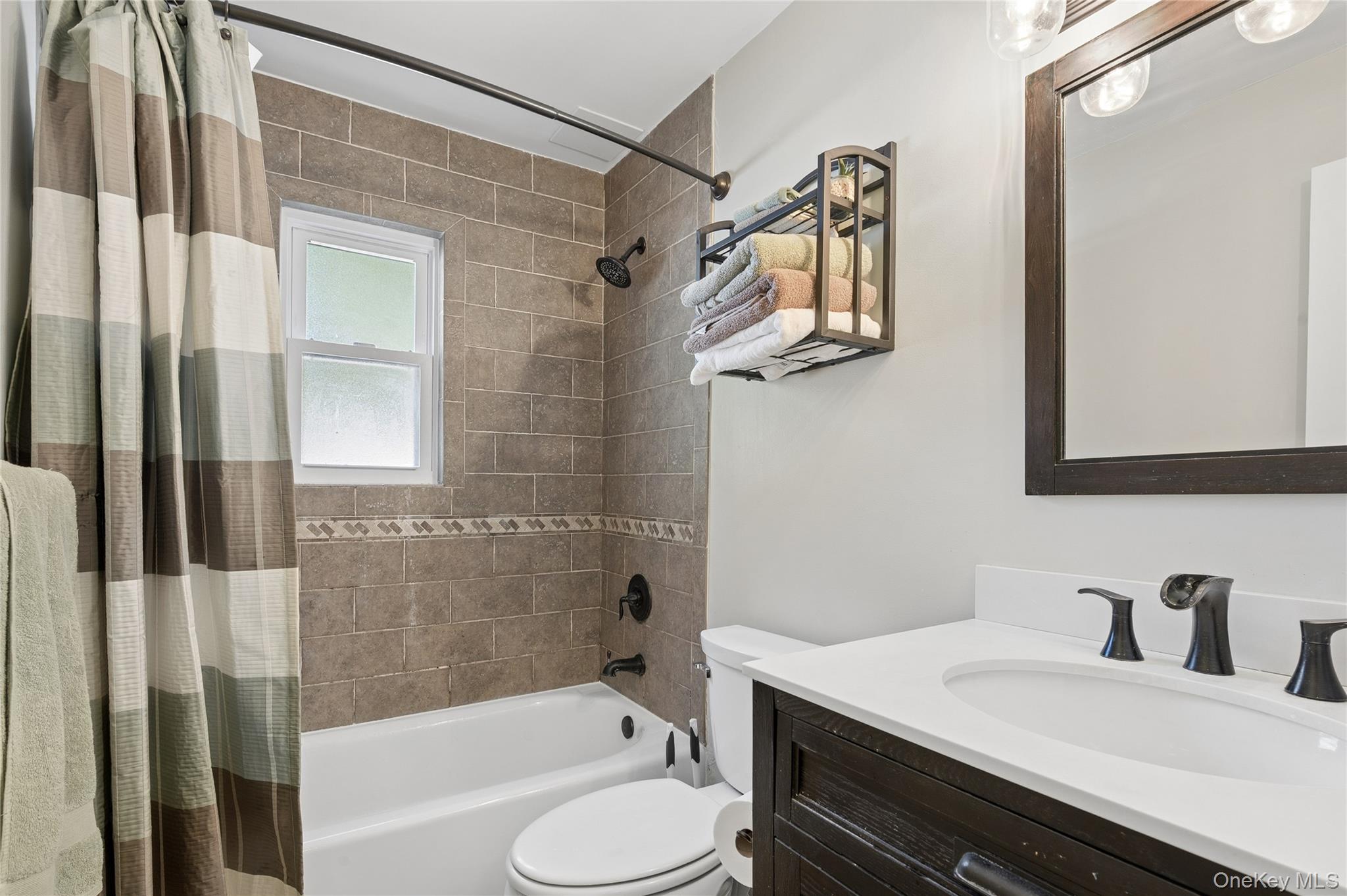 260 Waverly Avenue 49 Property Photo 12