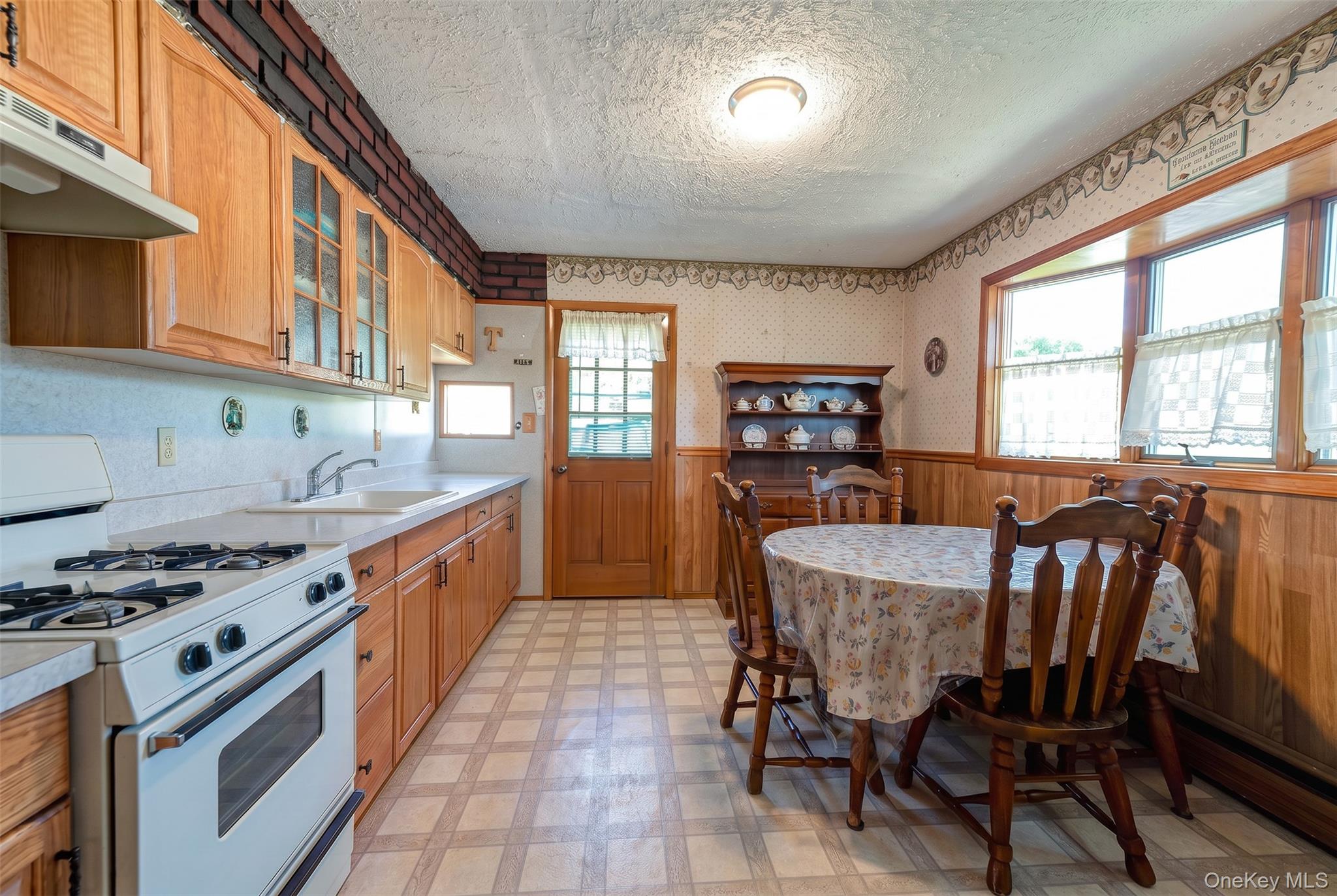 9 Johnson Place Property Photo 5