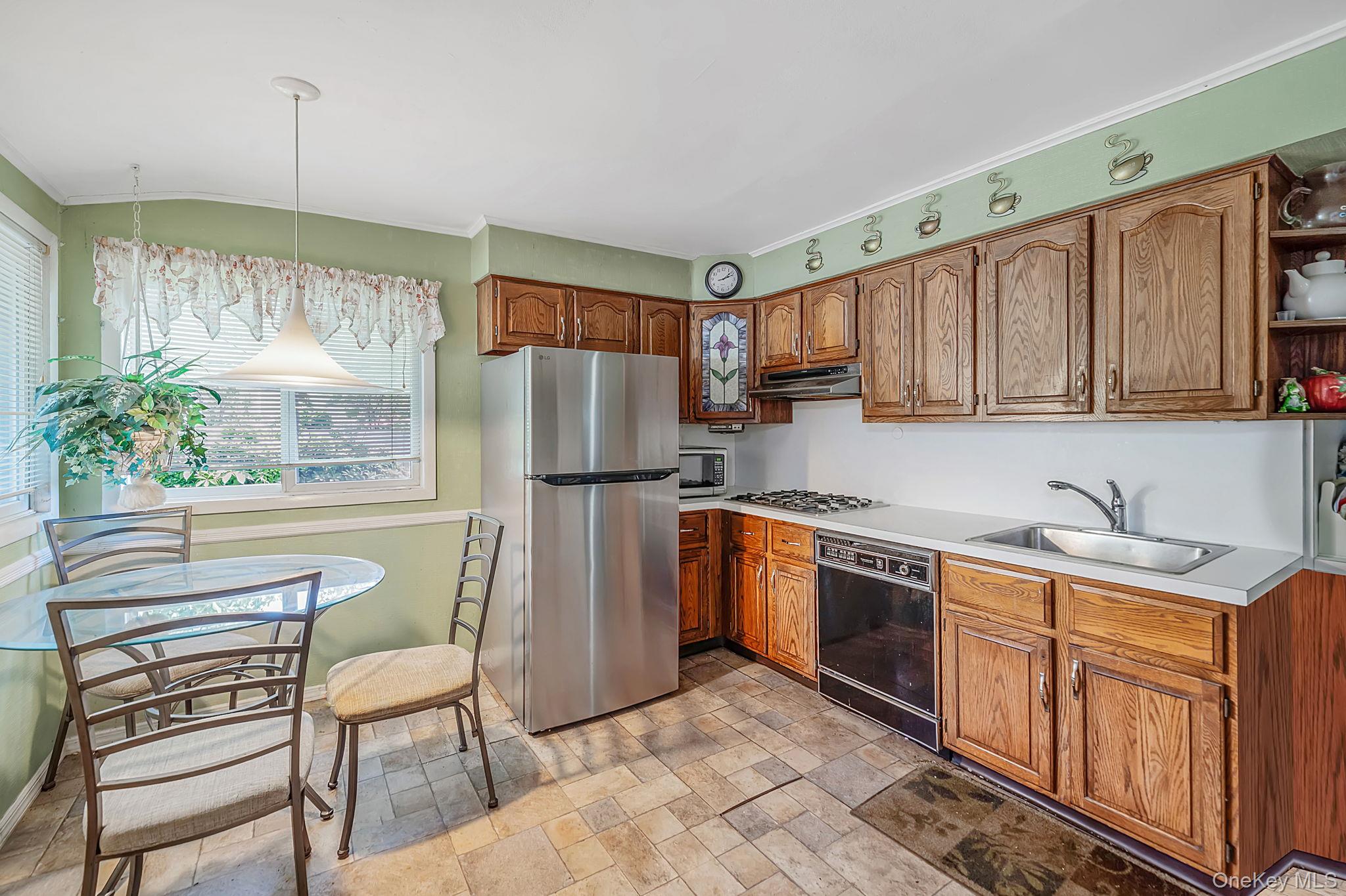 3 Cedar Crest Drive Property Photo 9