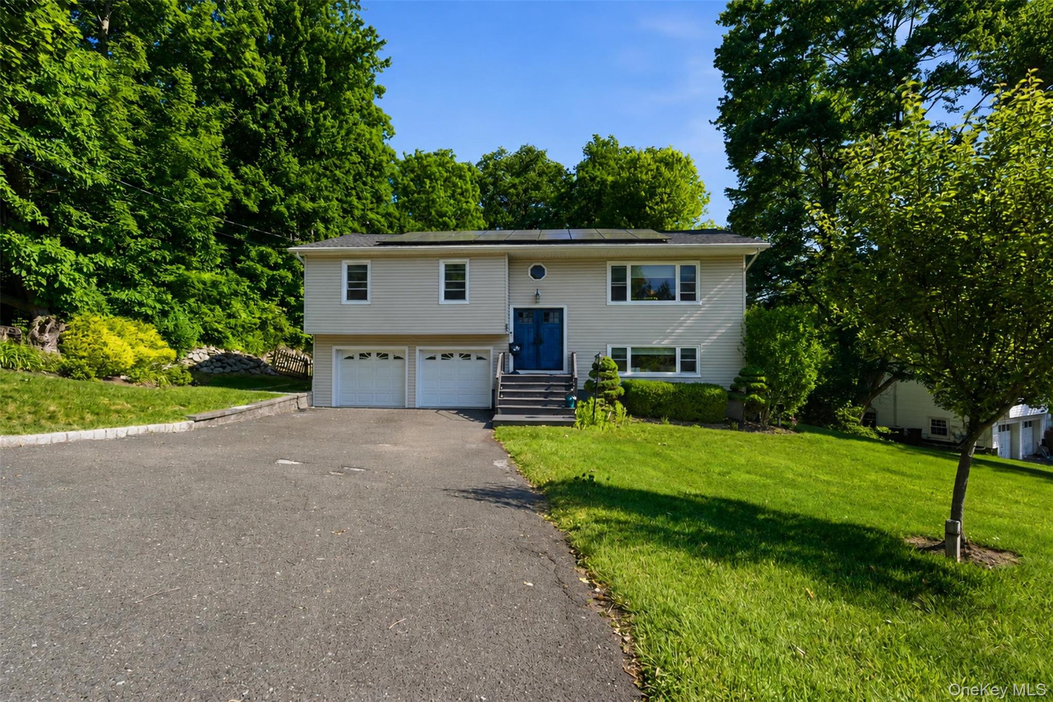 55 Carolina Drive Property Photo 2