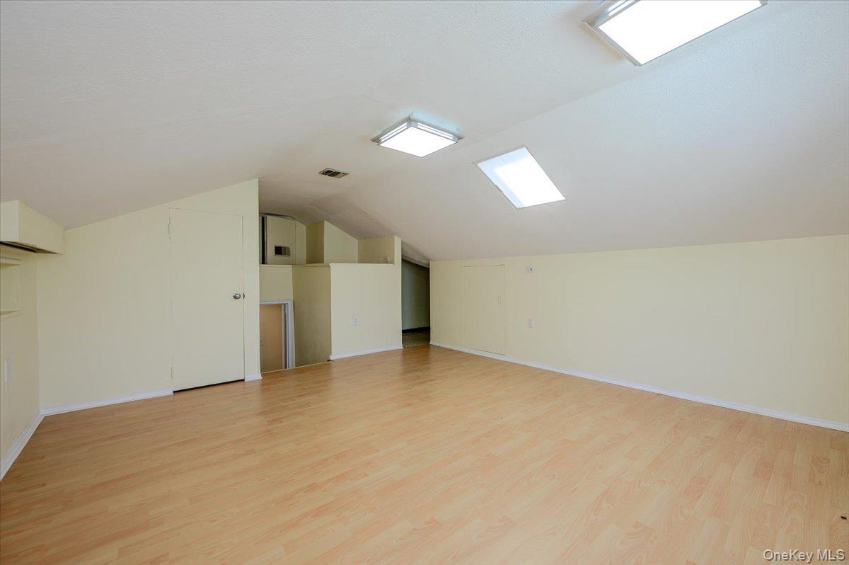 567 Oxford Road Property Photo 6