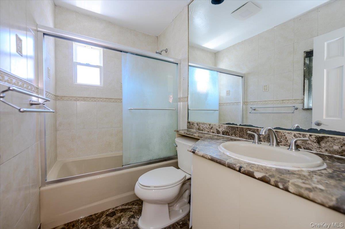 567 Oxford Road Property Photo 12
