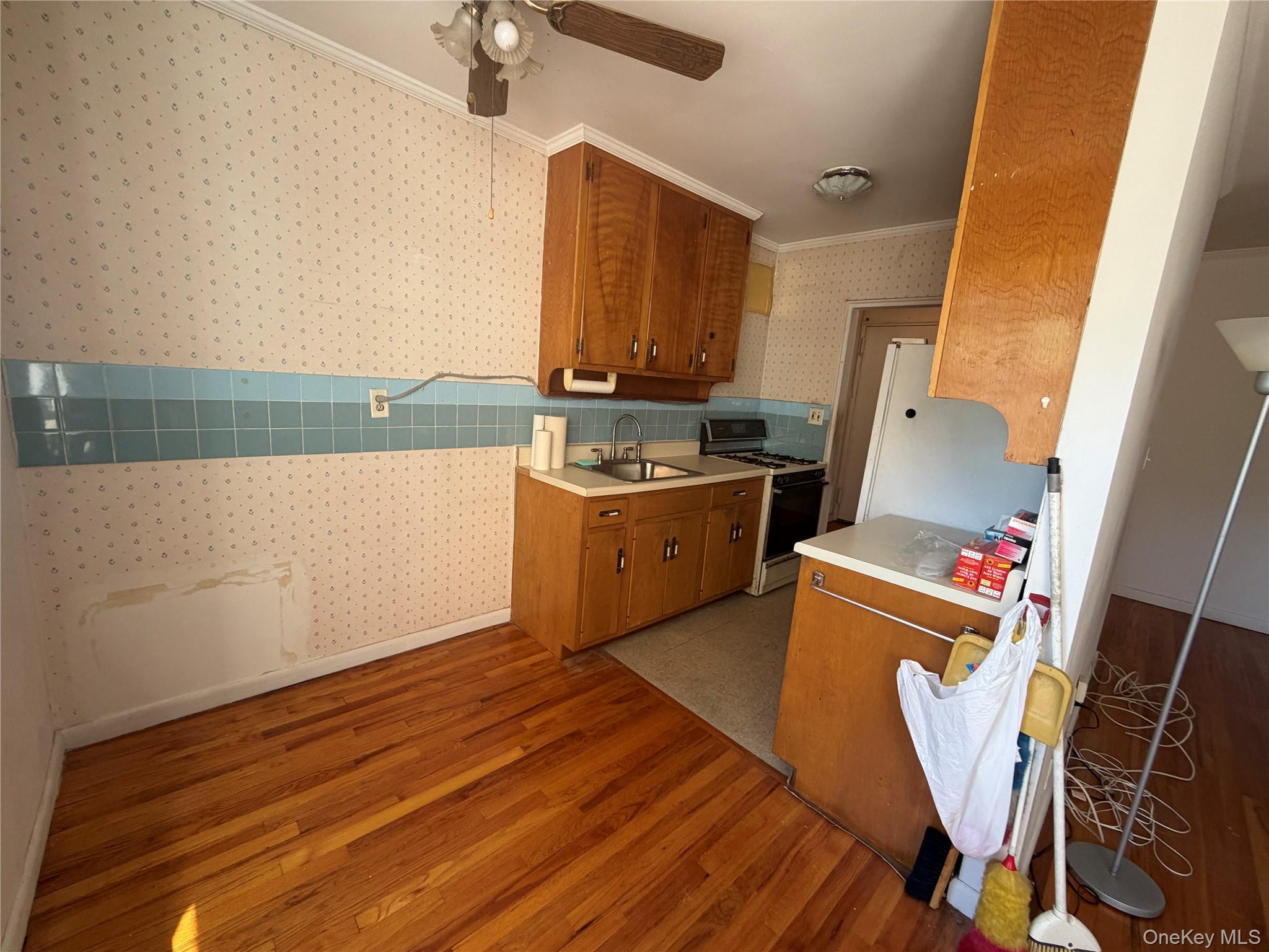 1111 Midland Avenue 5a Property Photo 6