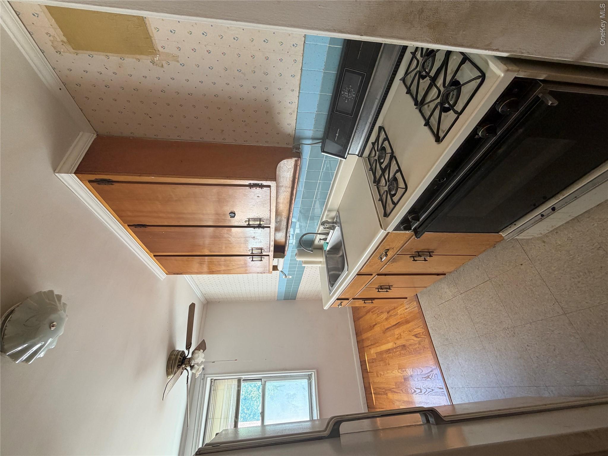 1111 Midland Avenue 5a Property Photo 7