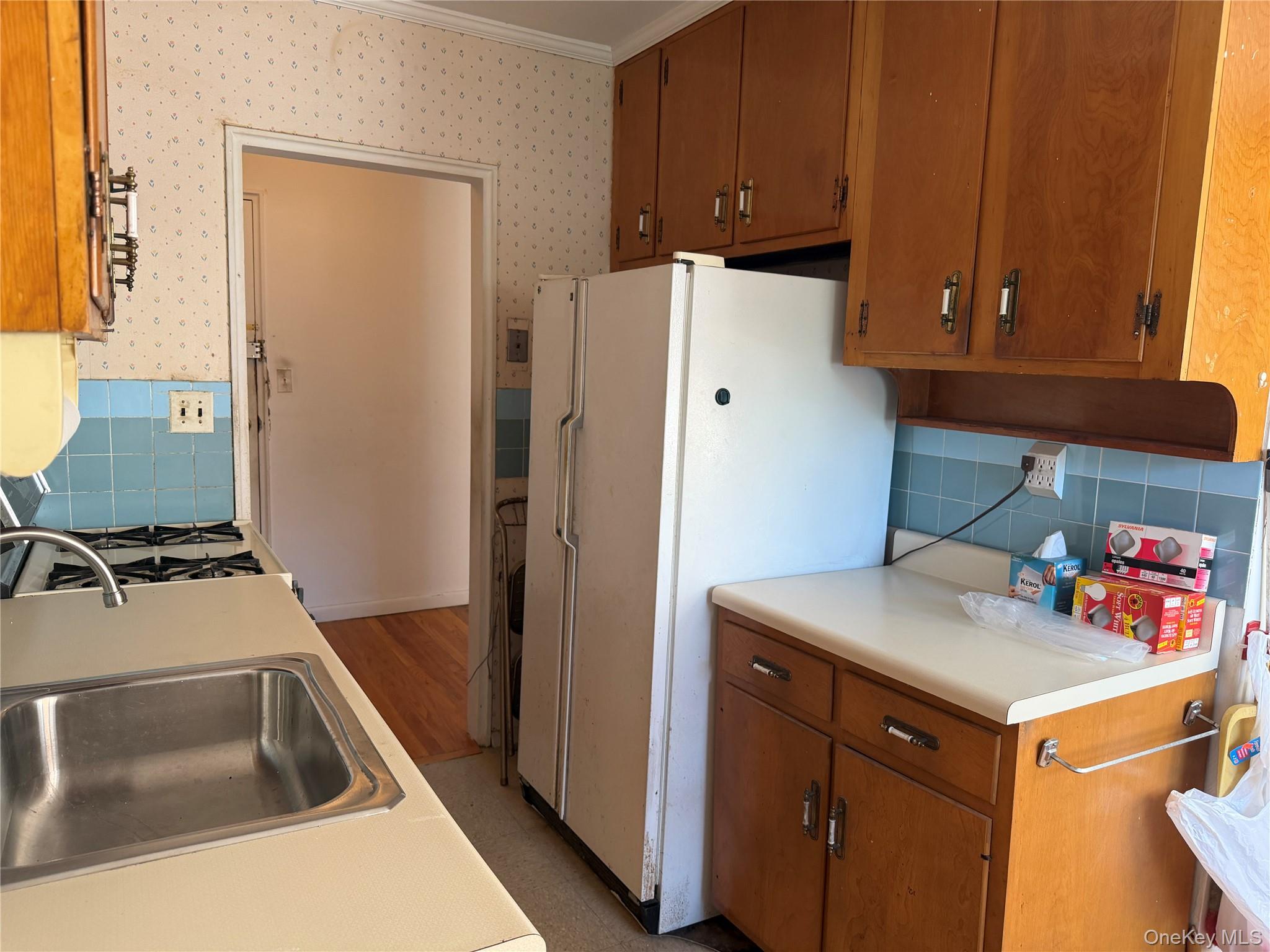 1111 Midland Avenue 5a Property Photo 8