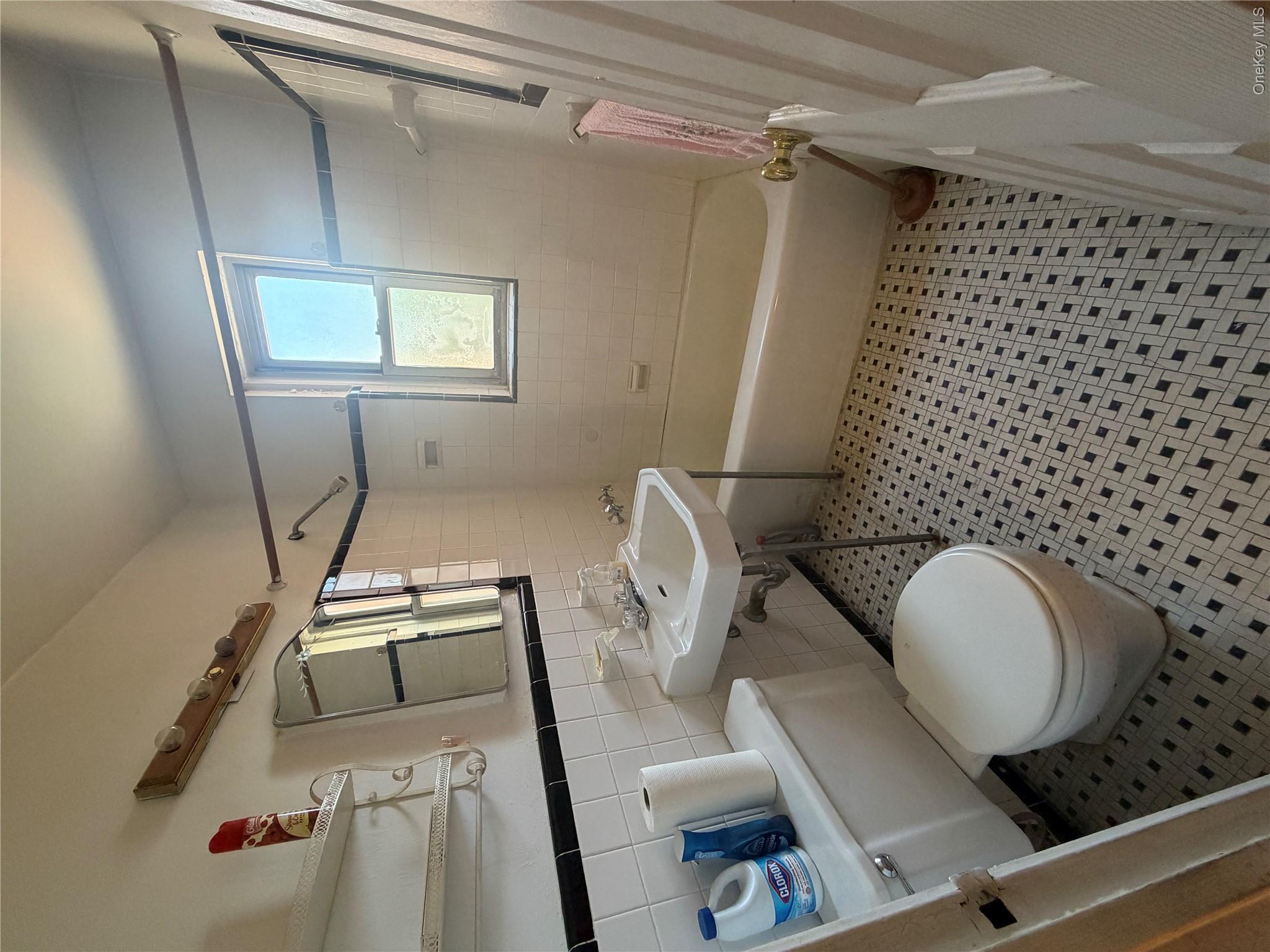 1111 Midland Avenue 5a Property Photo 12