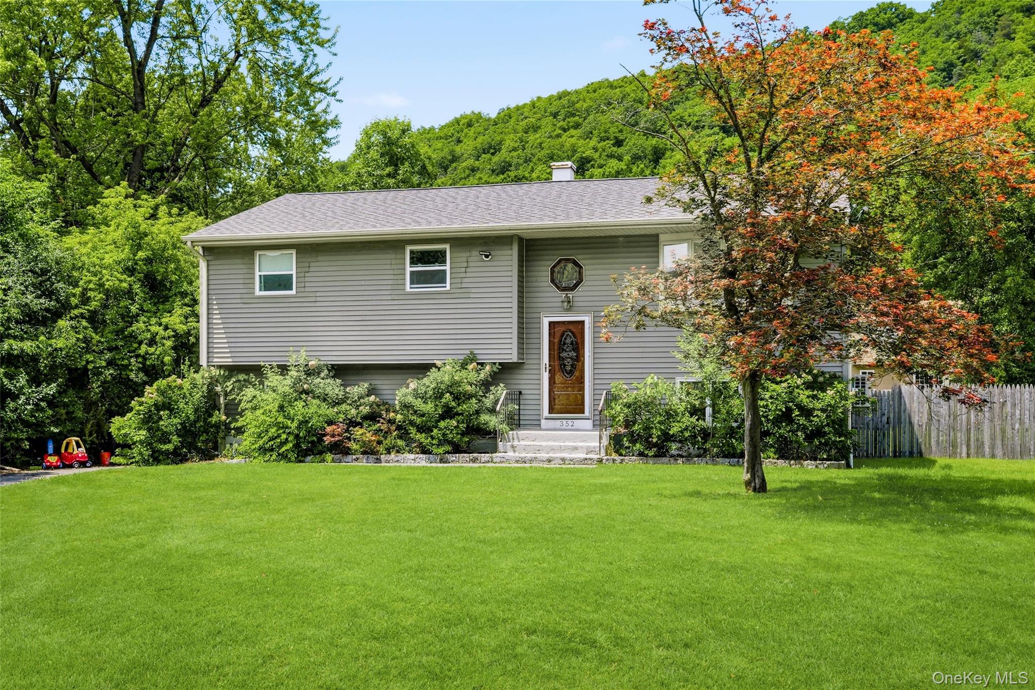 352 Lake Shore Drive Property Photo 4