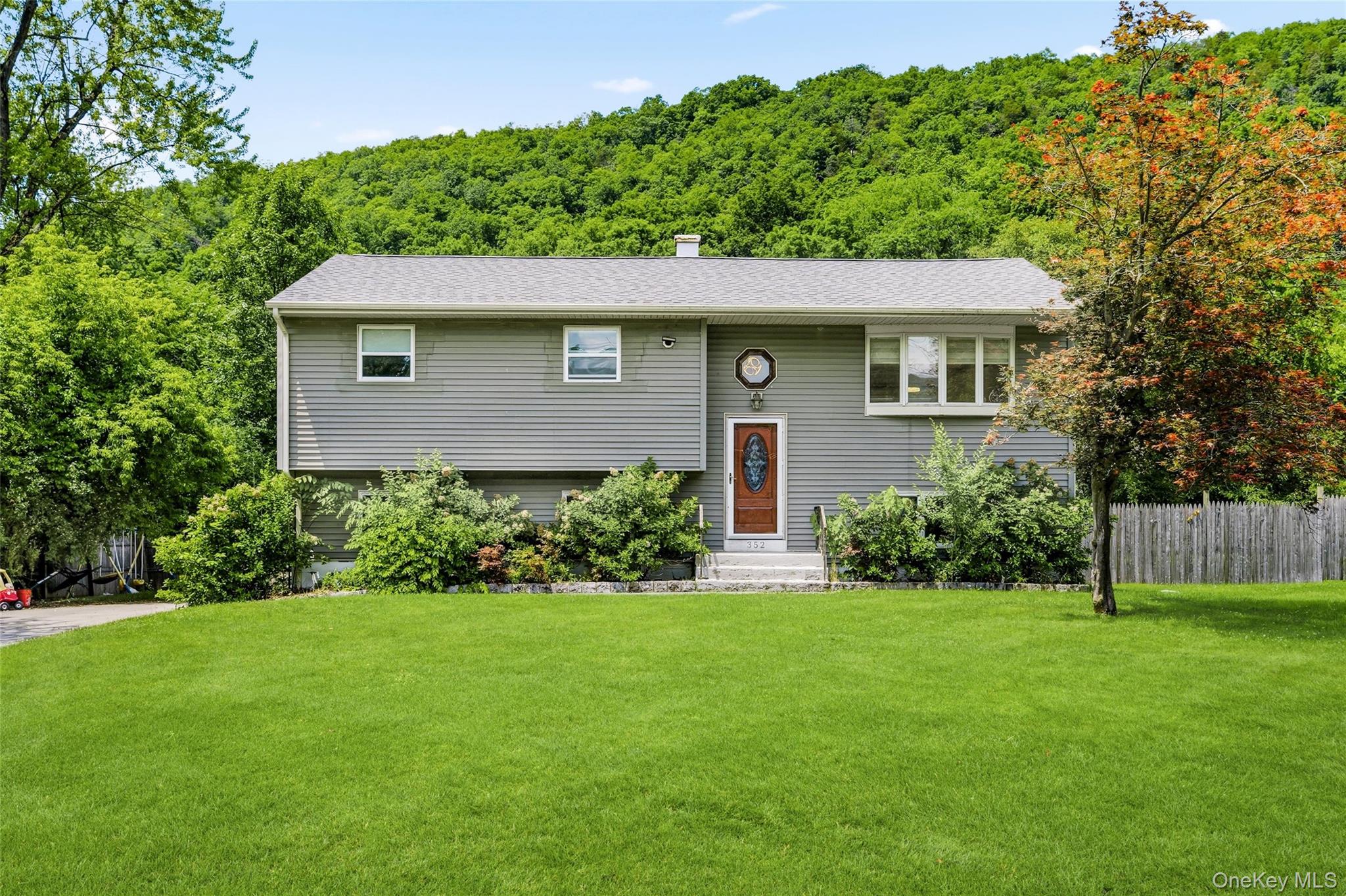 352 Lake Shore Drive Property Photo 5