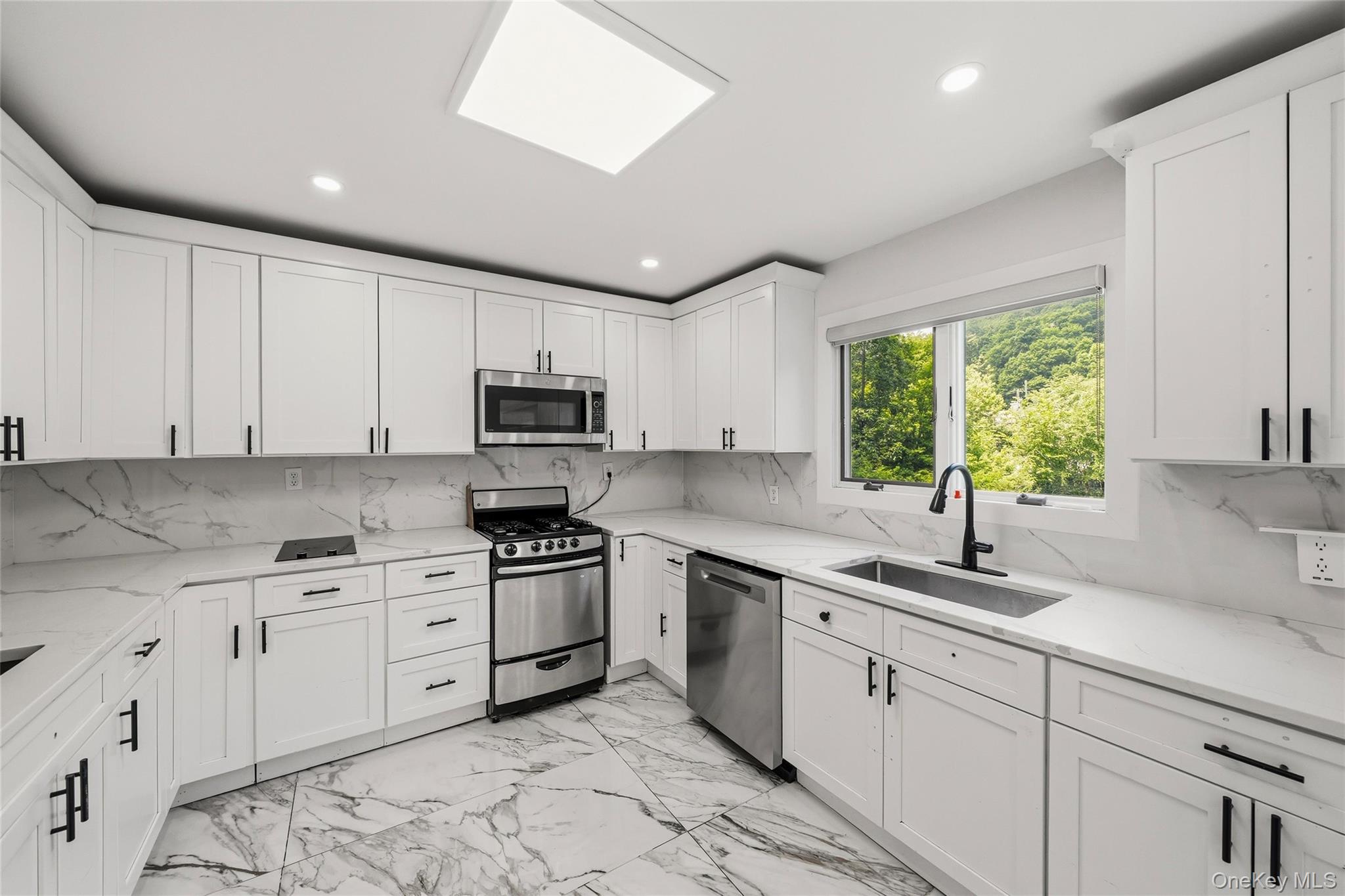 352 Lake Shore Drive Property Photo 16