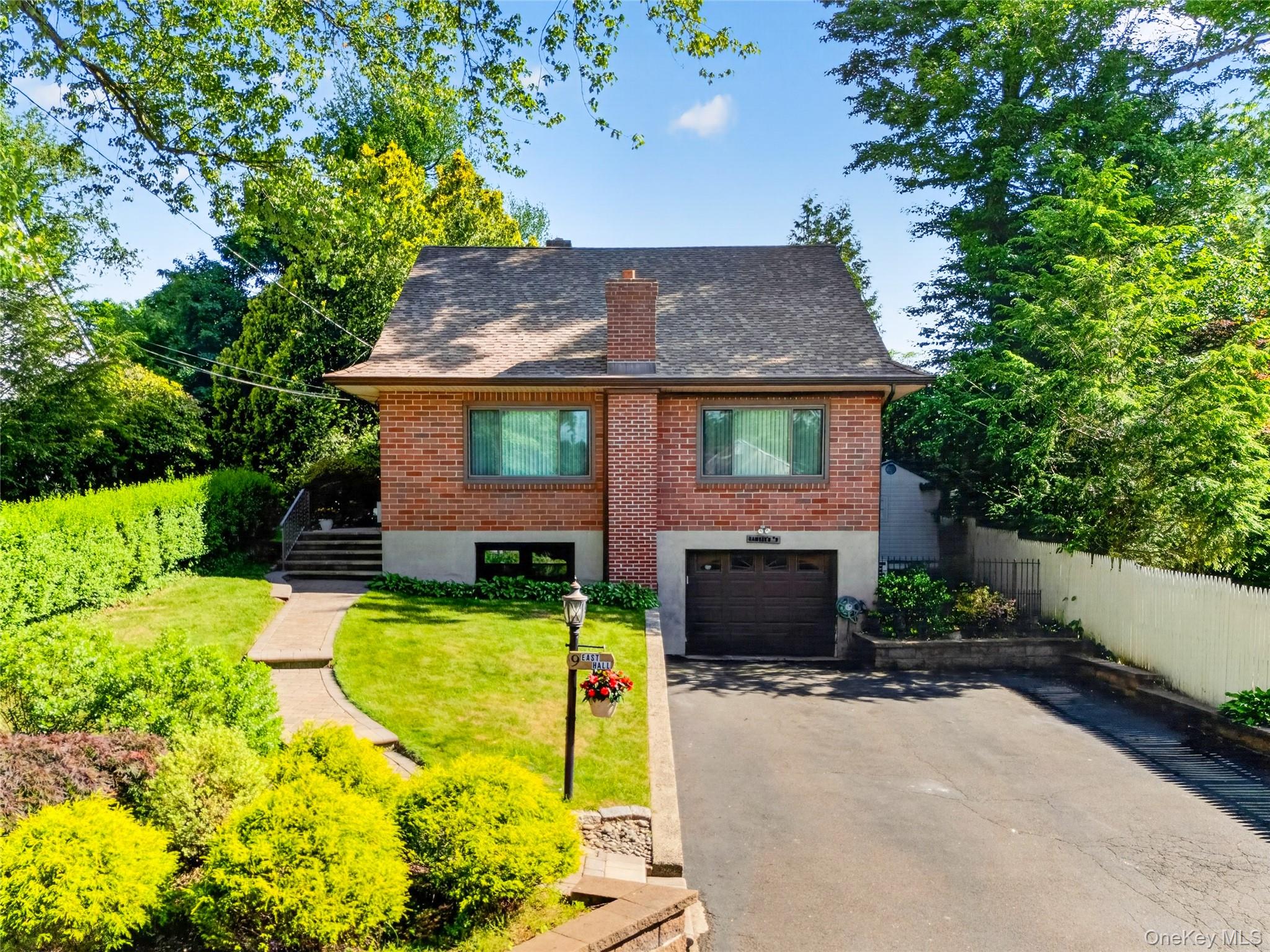 9 E Hall Avenue Property Photo 1