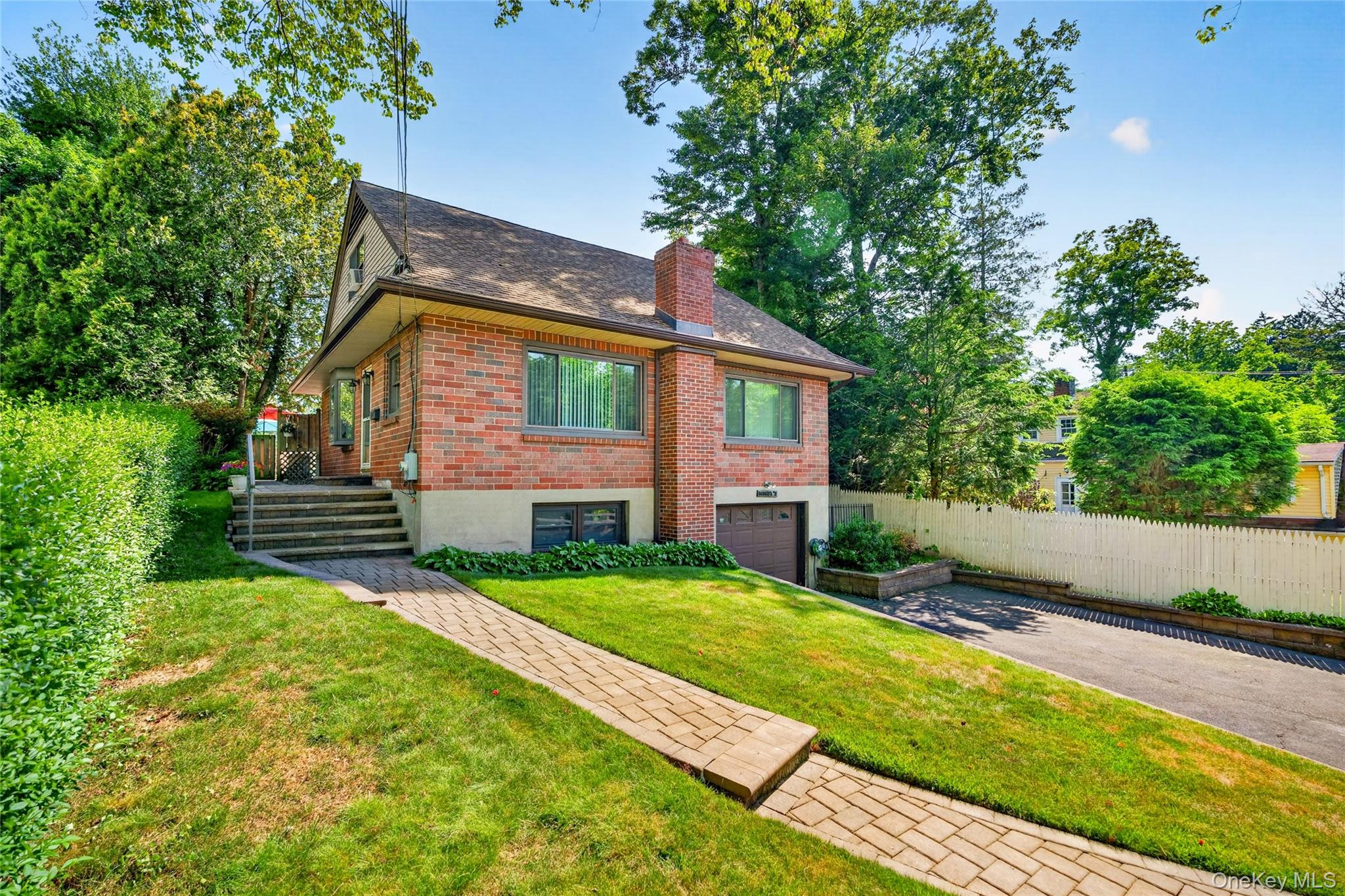 9 E Hall Avenue Property Photo 2