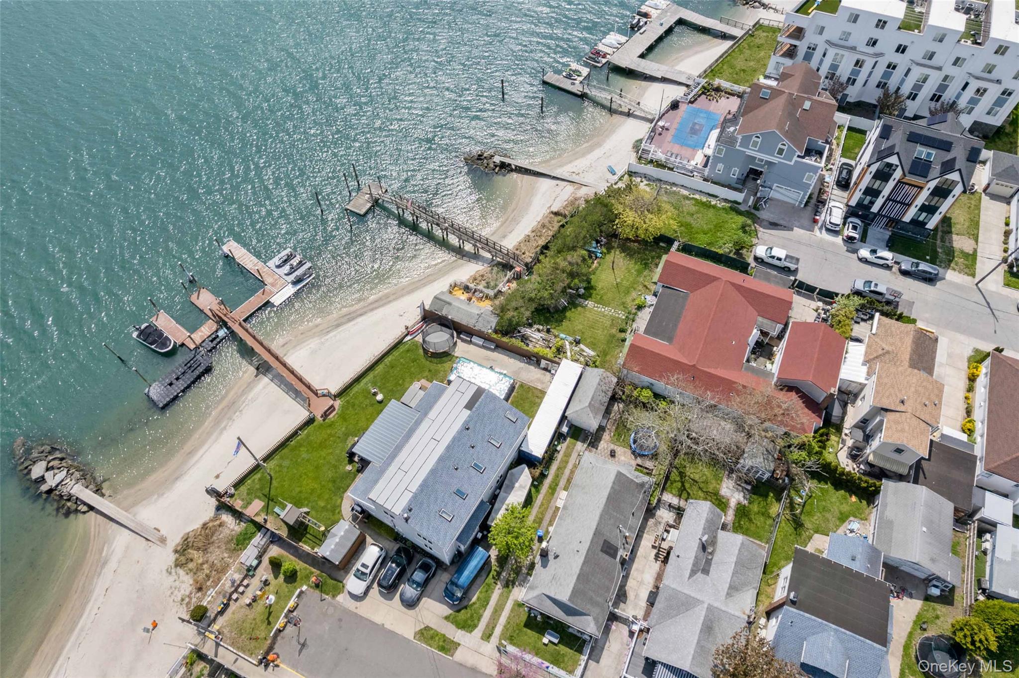125 Beach 3rd Street Property Photo 3