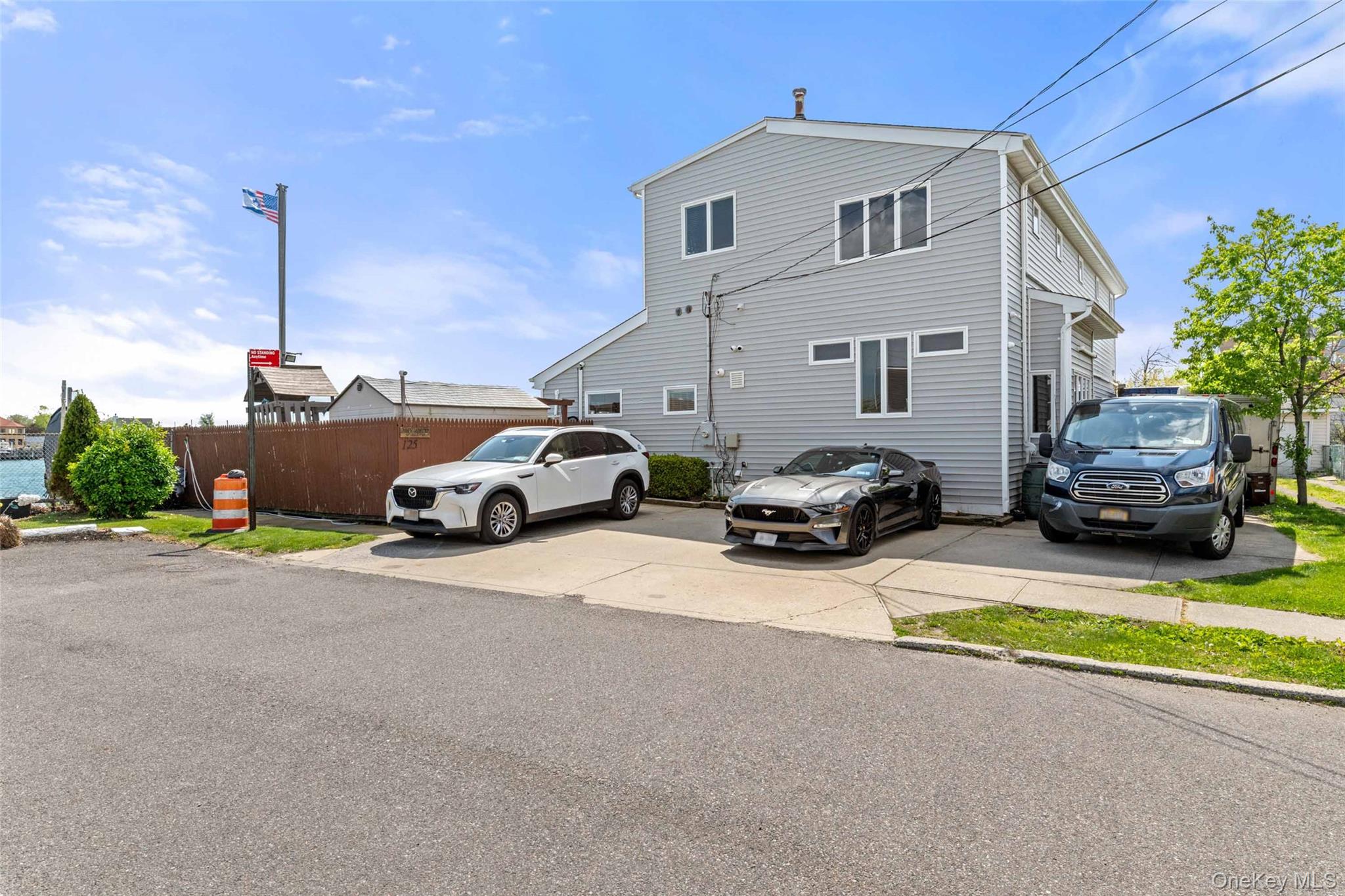 125 Beach 3rd Street Property Photo 4