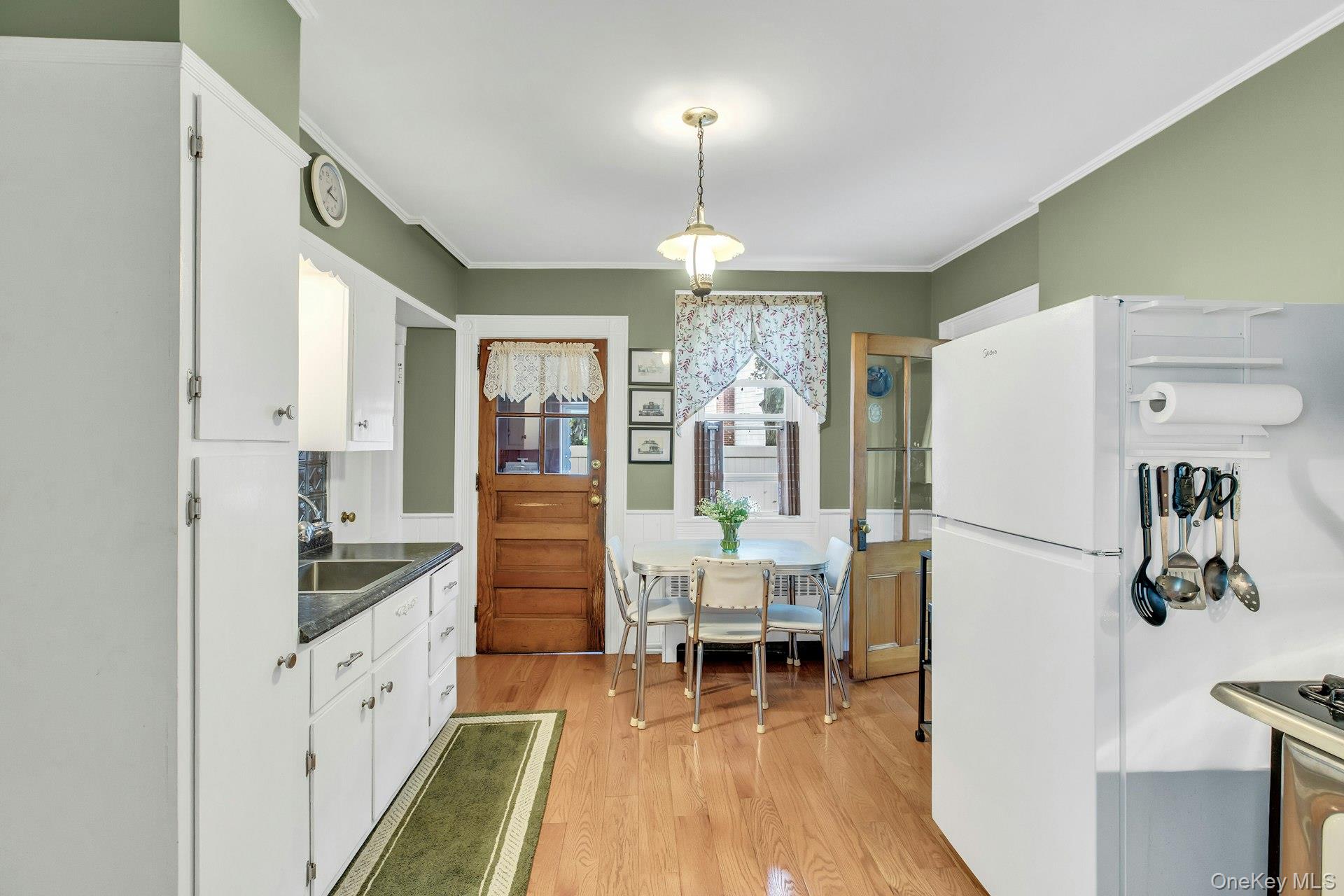 436 Bedell Terrace Property Photo 10