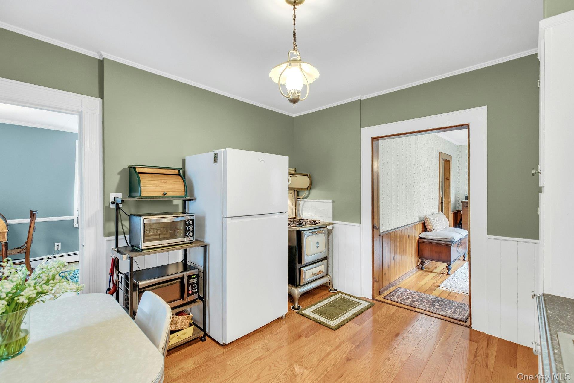 436 Bedell Terrace Property Photo 11