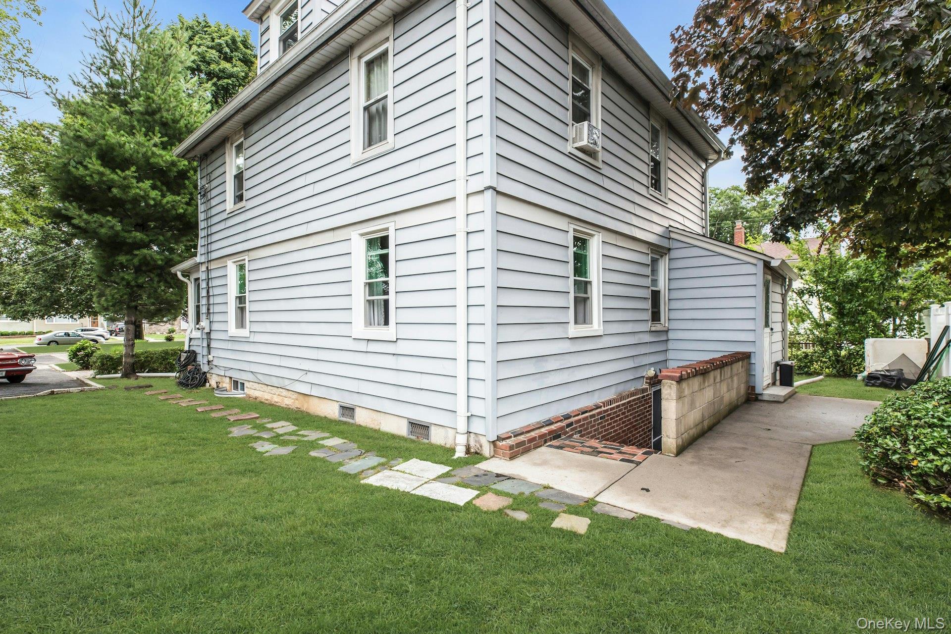 436 Bedell Terrace Property Photo 21