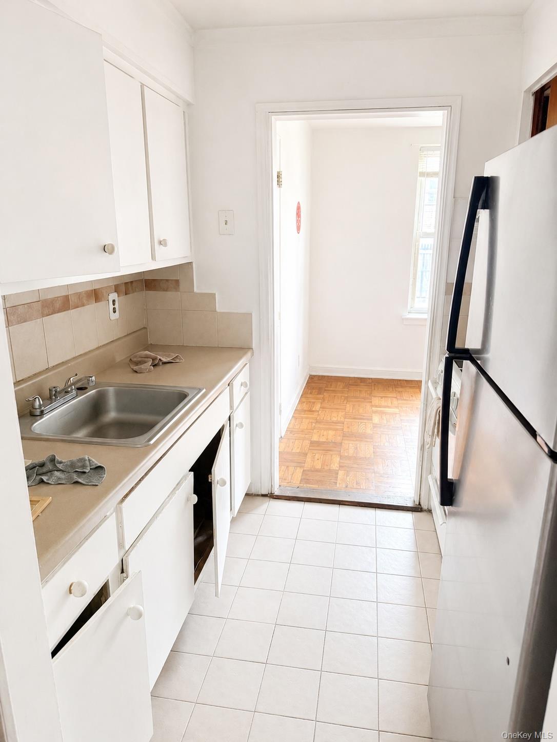 13405 Dahlia Avenue 11-1b Property Photo 5