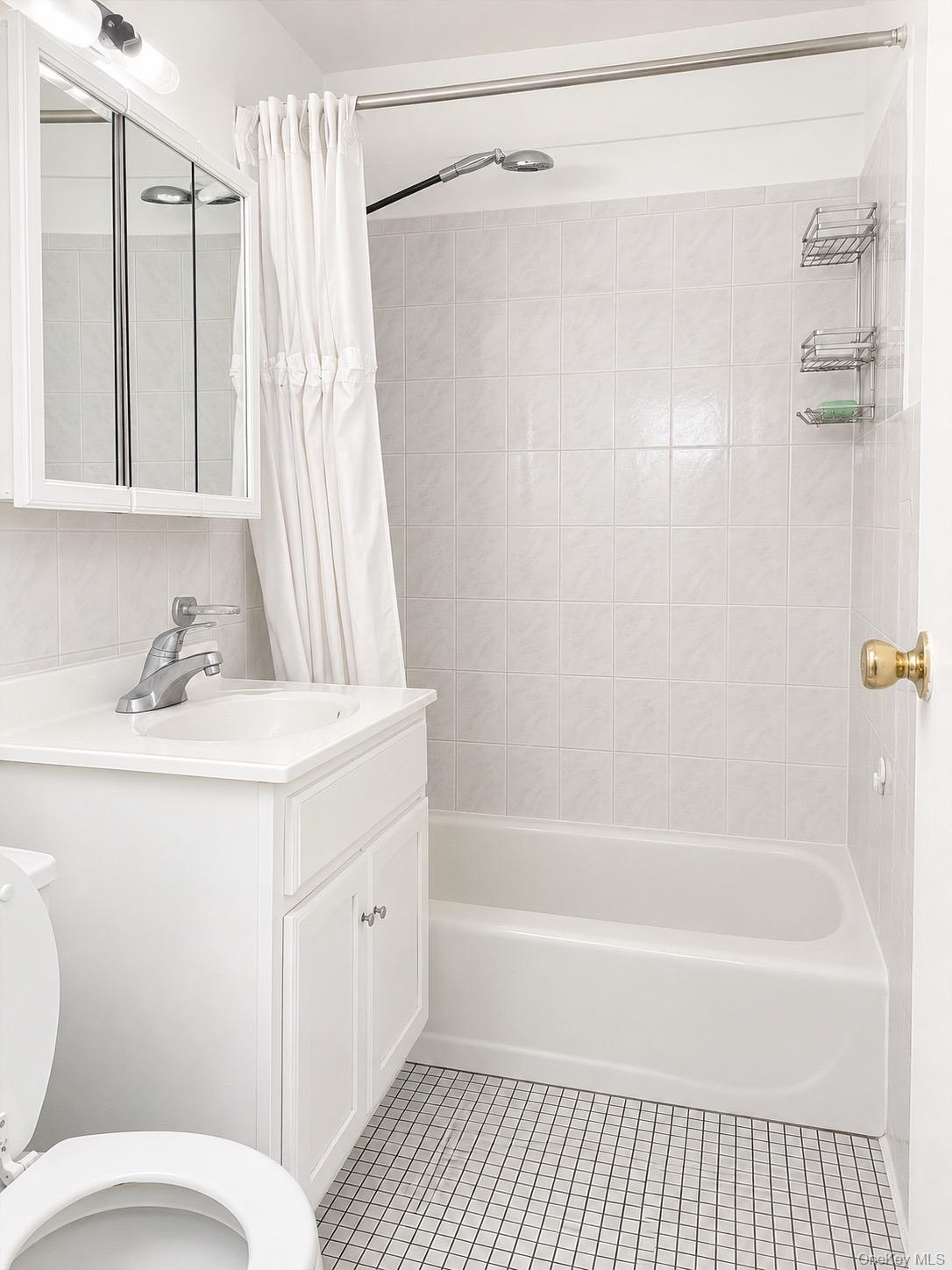 13405 Dahlia Avenue 11-1b Property Photo 10