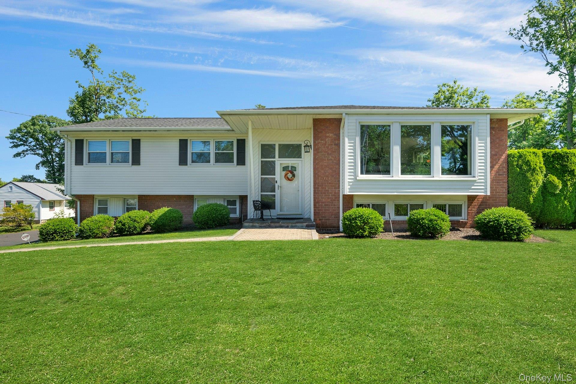 101 Windsor Oval Property Photo 1