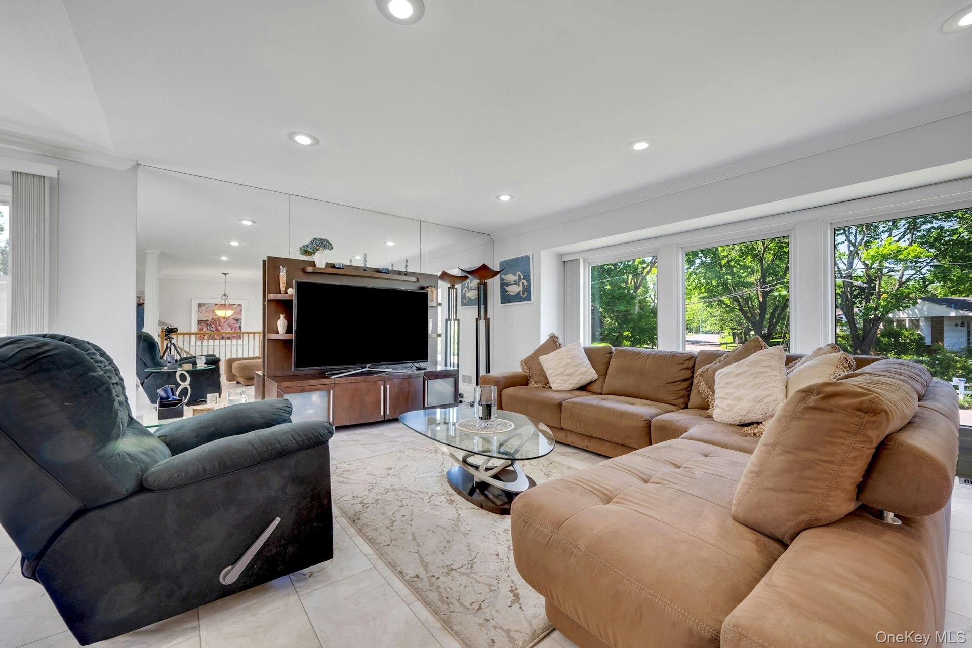 101 Windsor Oval Property Photo 2