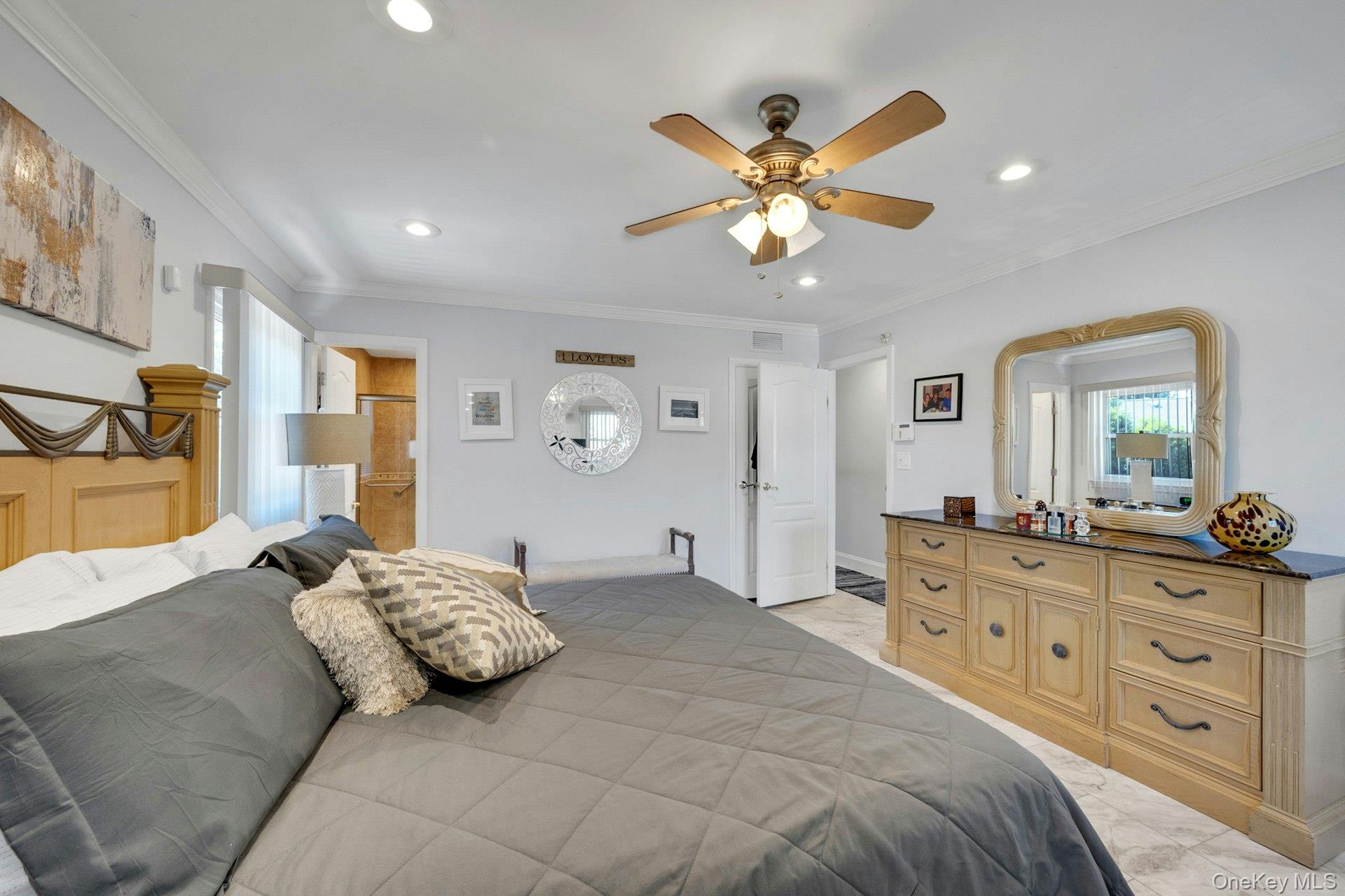 101 Windsor Oval Property Photo 12