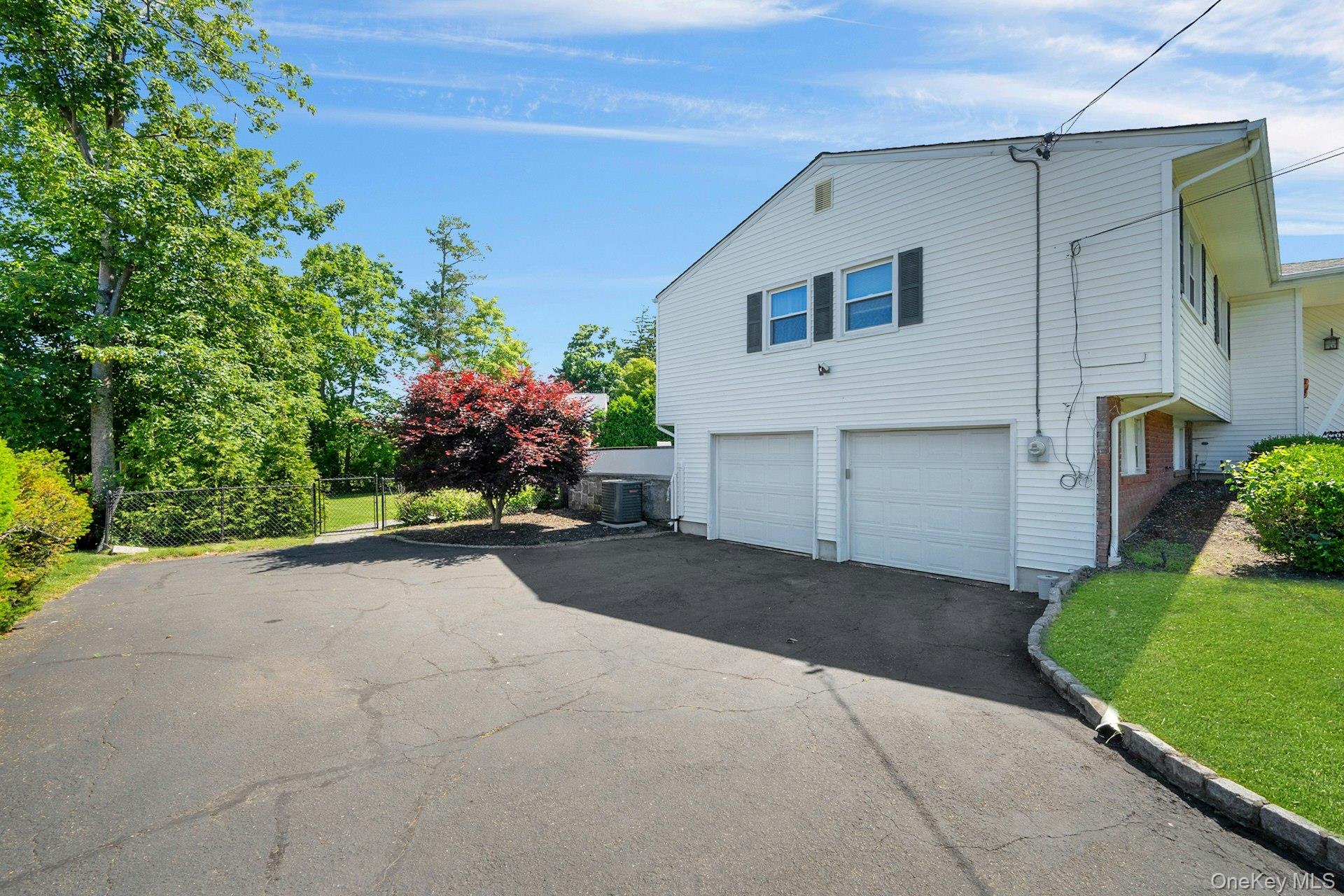 101 Windsor Oval Property Photo 34