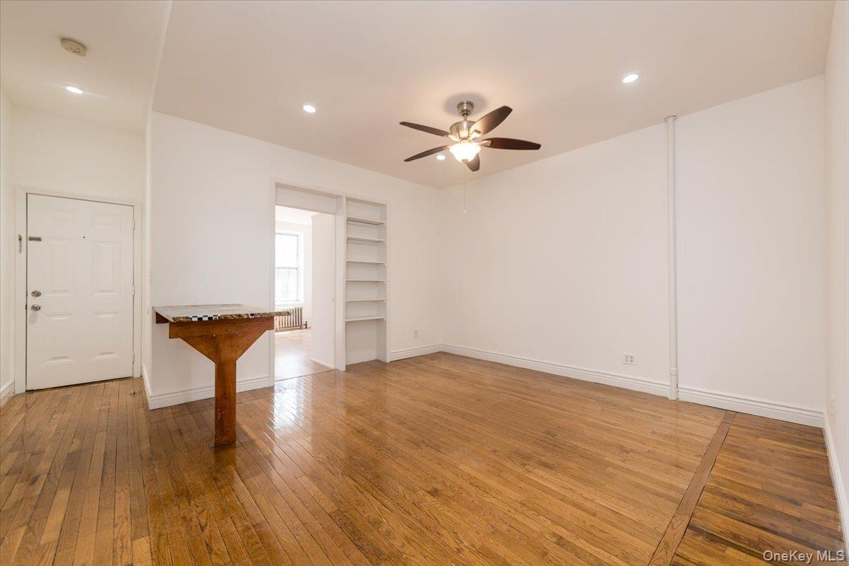 1055 Jefferson Avenue Property Photo 4