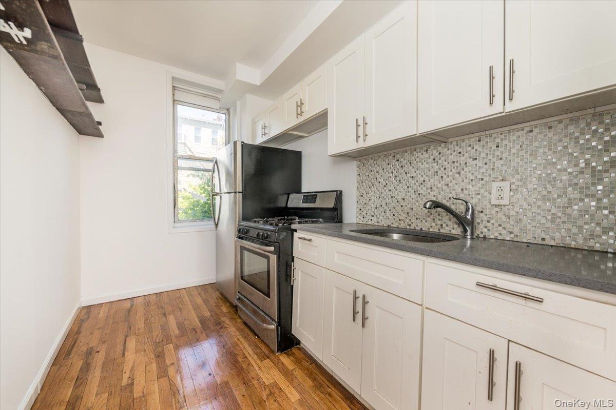 1055 Jefferson Avenue Property Photo 5