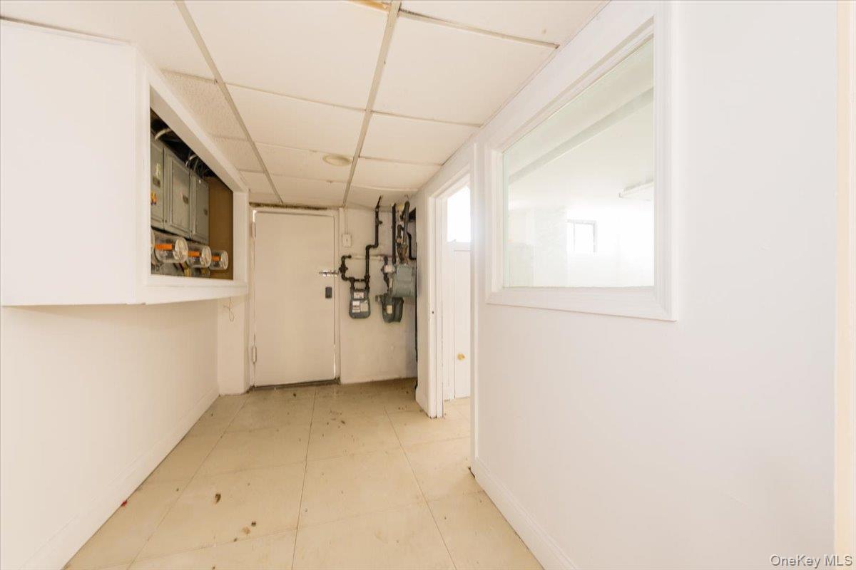 1055 Jefferson Avenue Property Photo 10