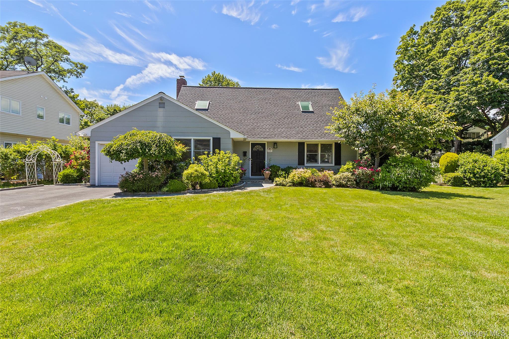 116 Huntley Drive Property Photo 1