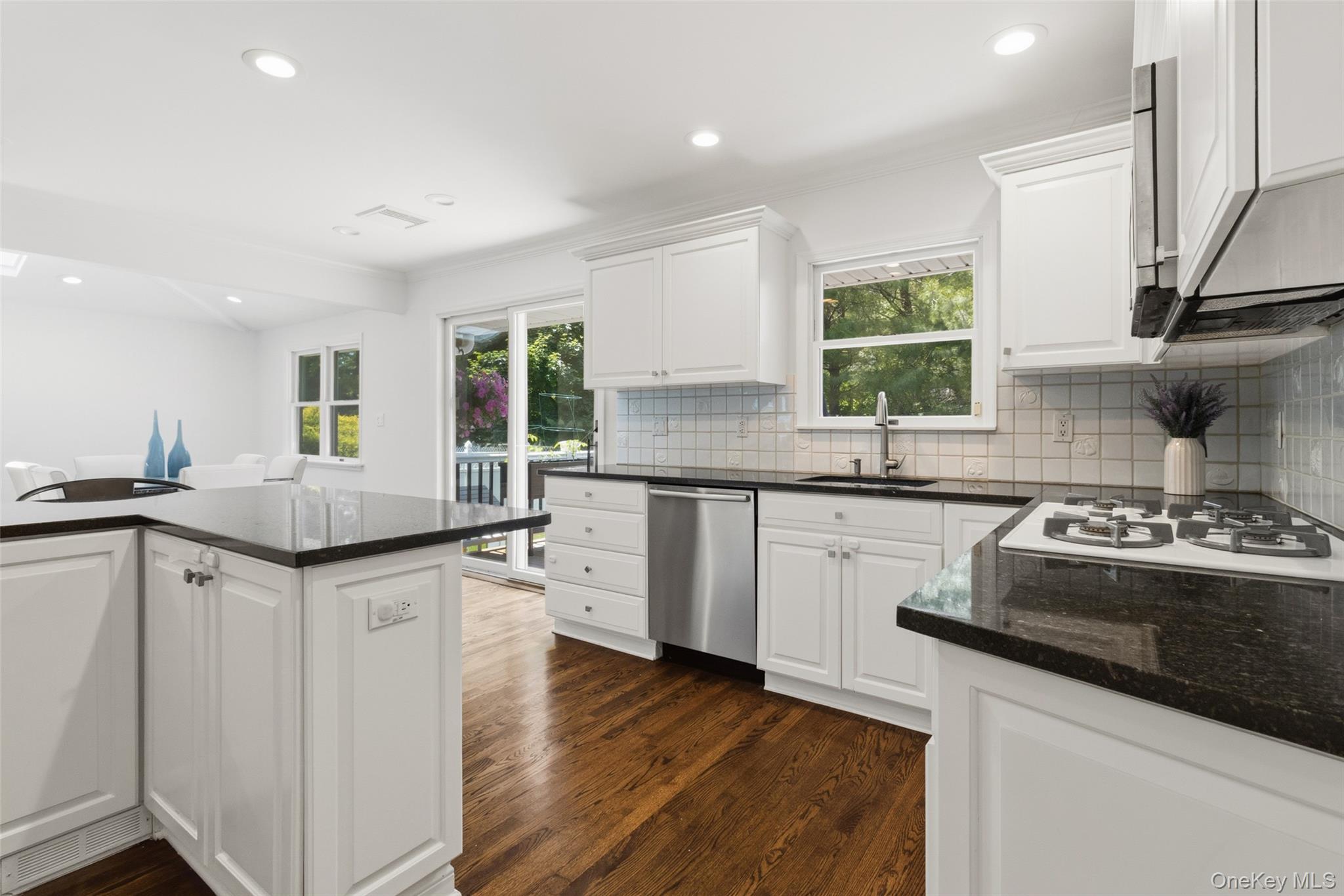 116 Huntley Drive Property Photo 8